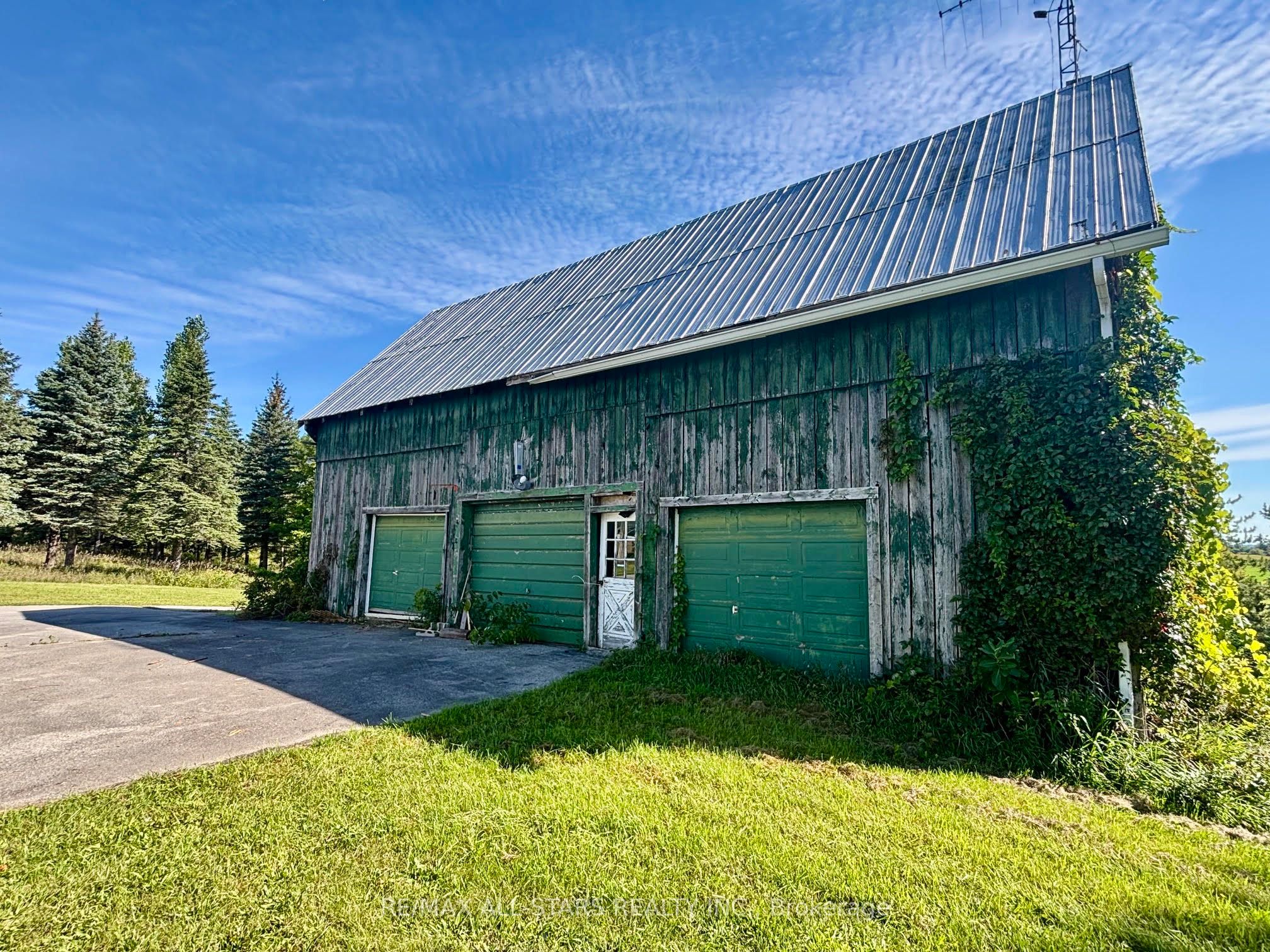 14200 Sideroad 18 Property Photo 8