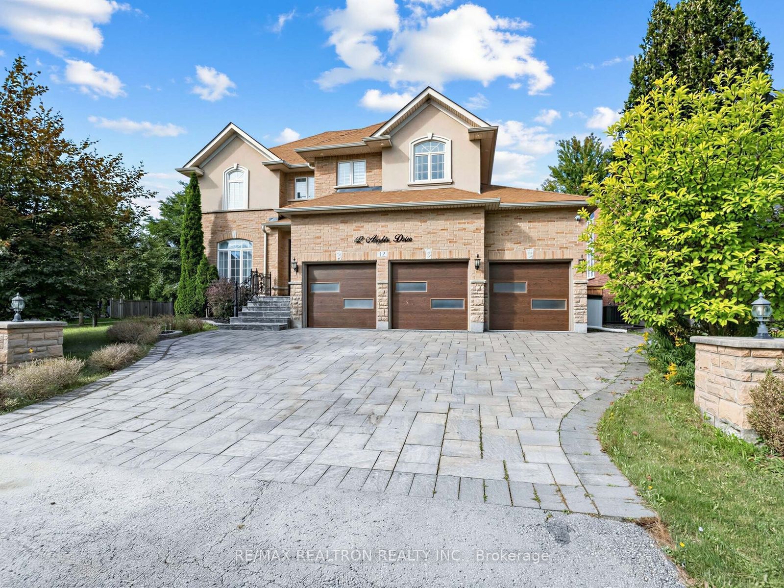 12 Anglin Drive