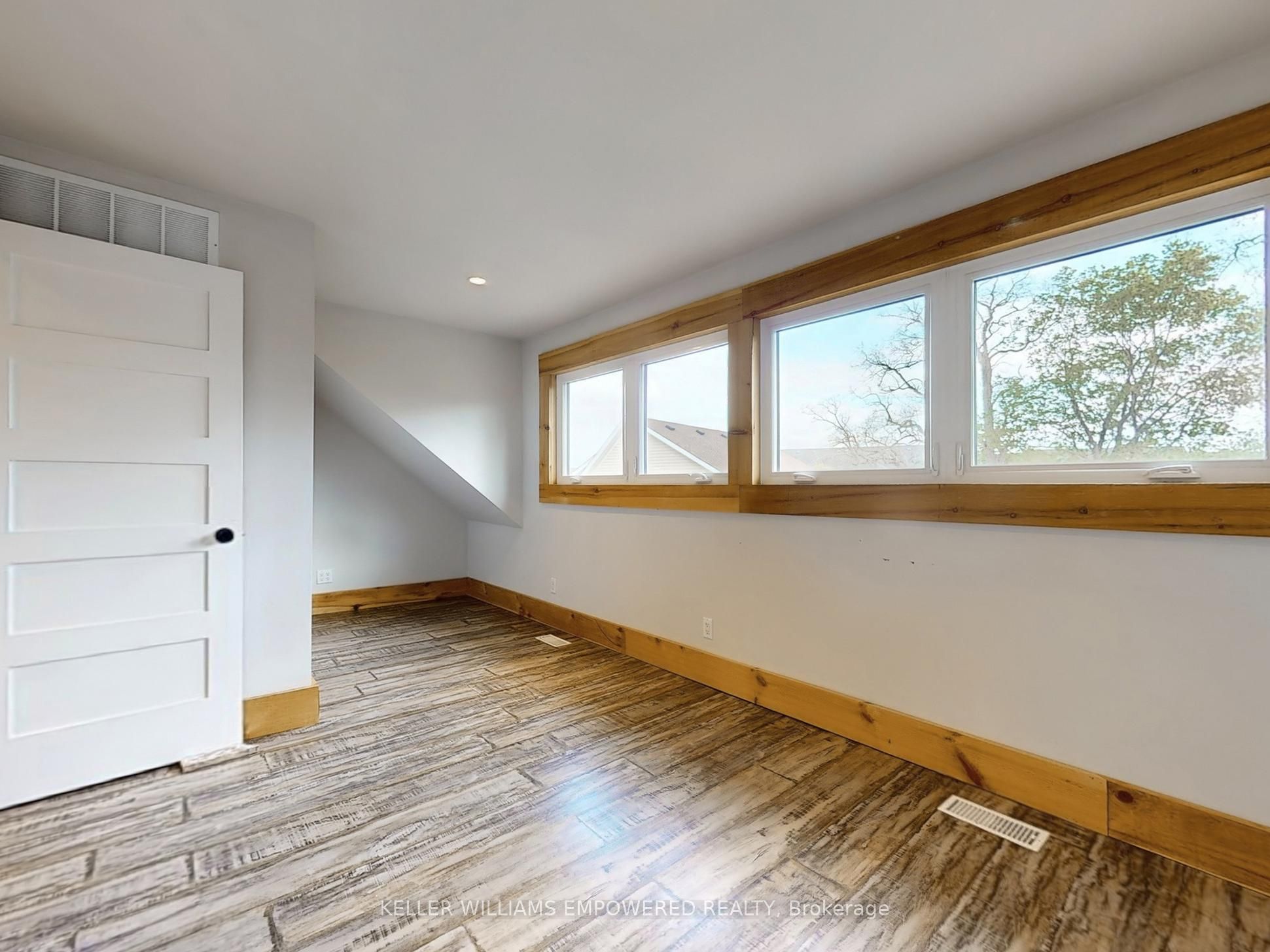 8 Macleod Estate Court Property Photo 34