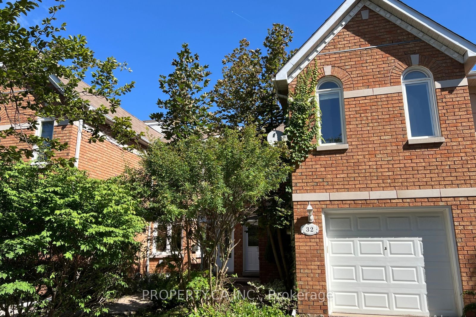 32 Brownstone Circle Property Photo 1