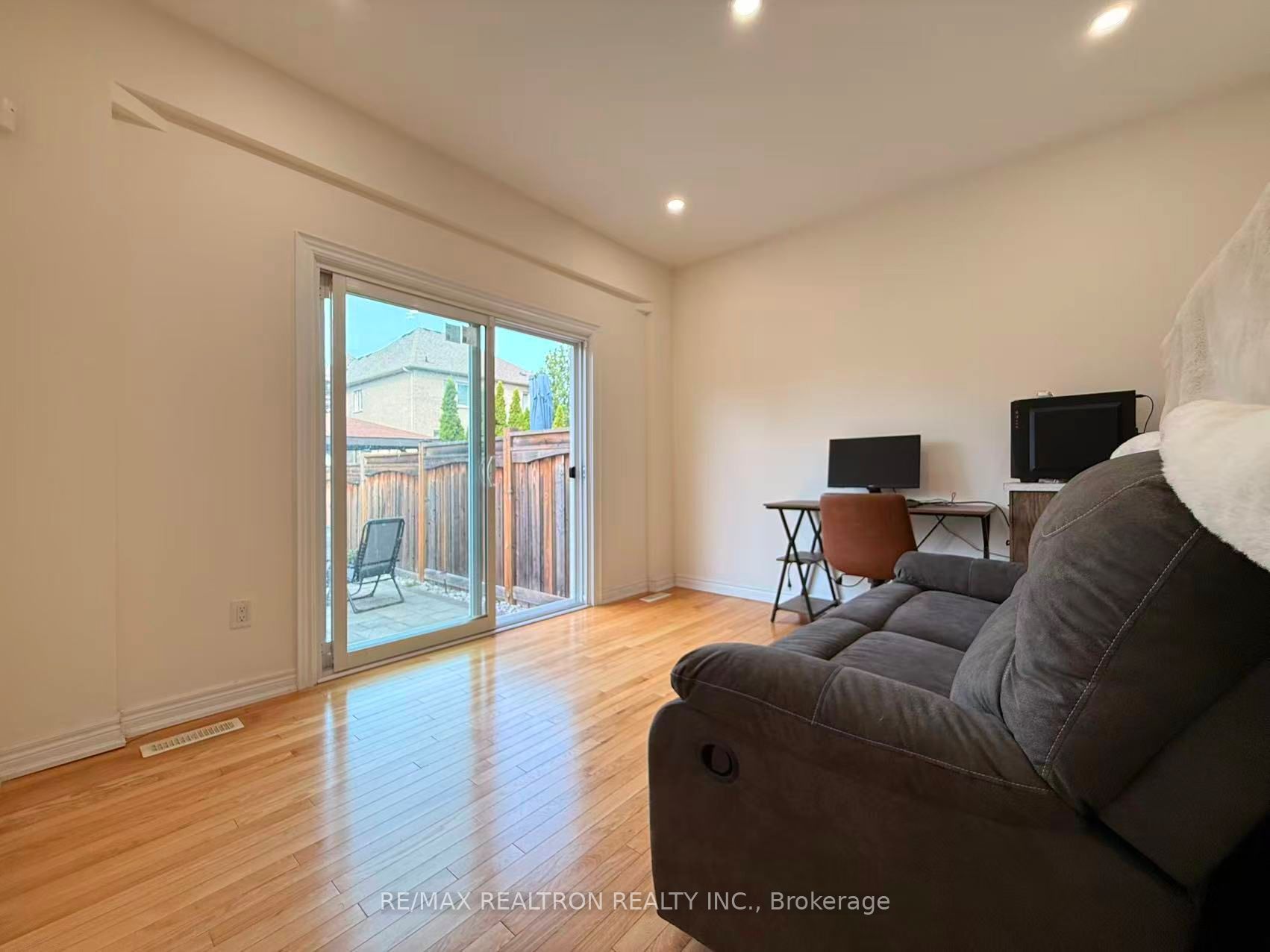 96 Ostrovsky Road Property Photo 11