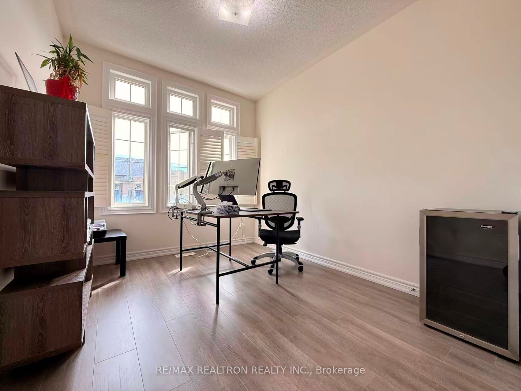 96 Ostrovsky Road Property Photo 22