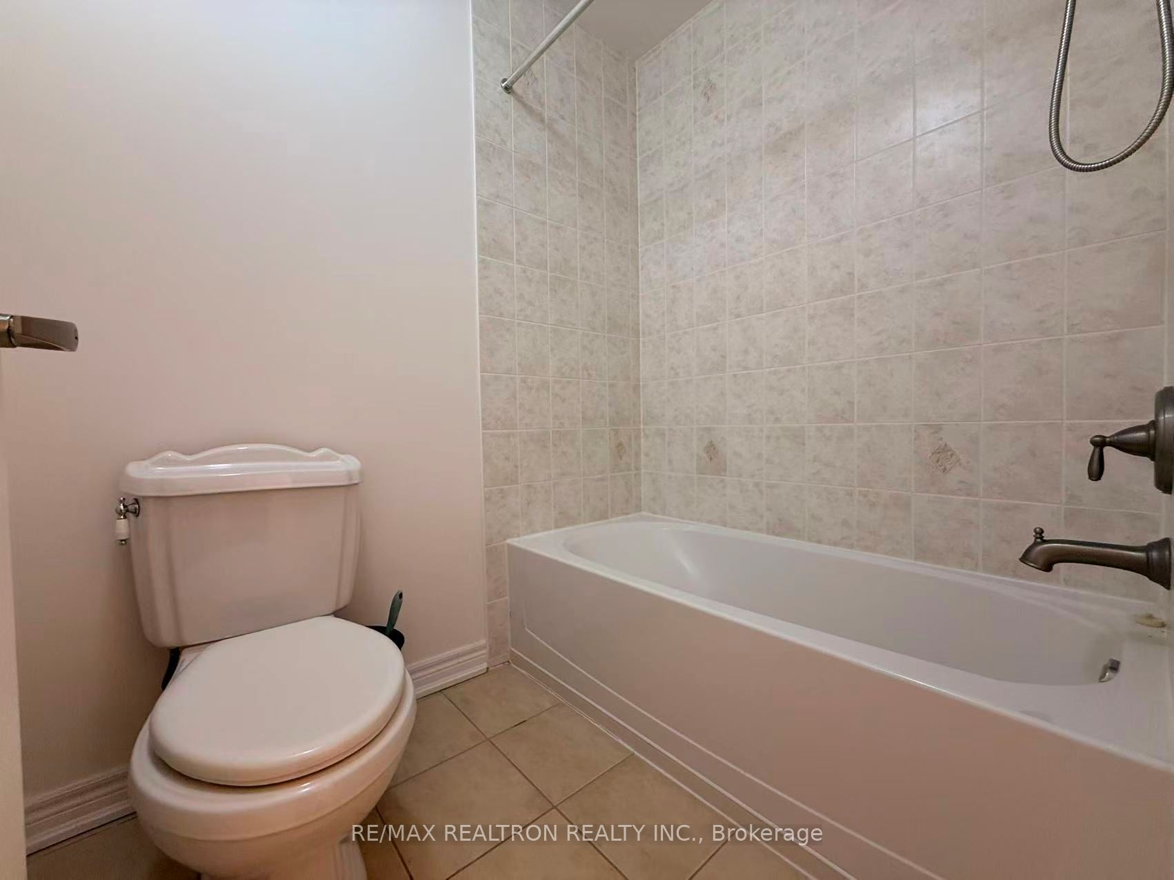 96 Ostrovsky Road Property Photo 30