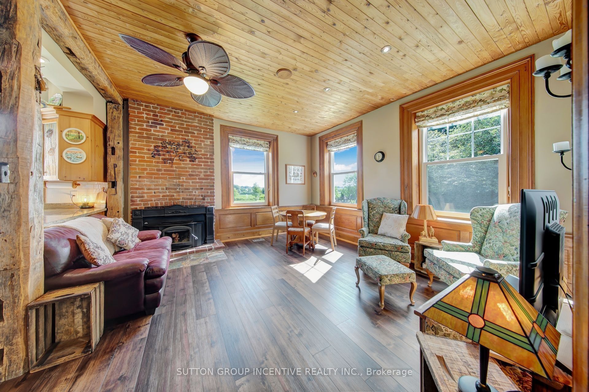 2804 9th Line Property Photo 15