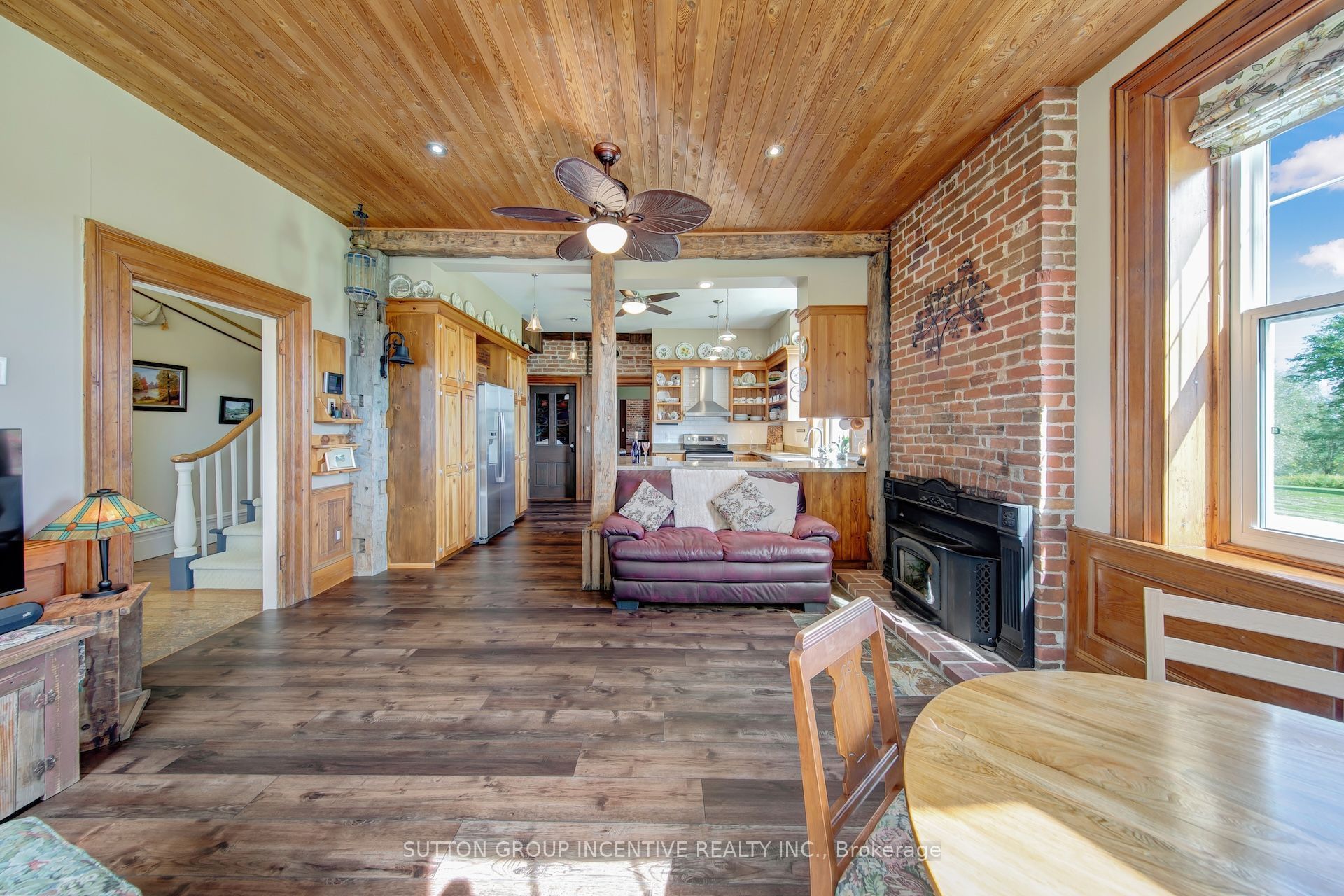 2804 9th Line Property Photo 16