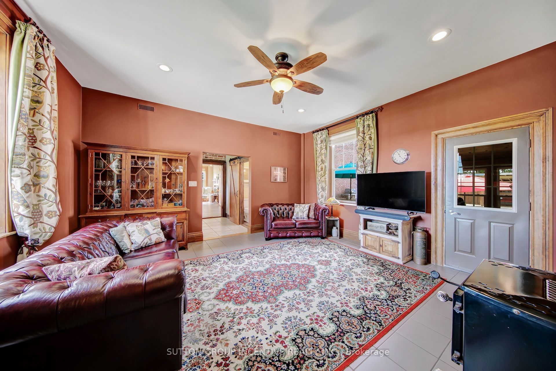 2804 9th Line Property Photo 22