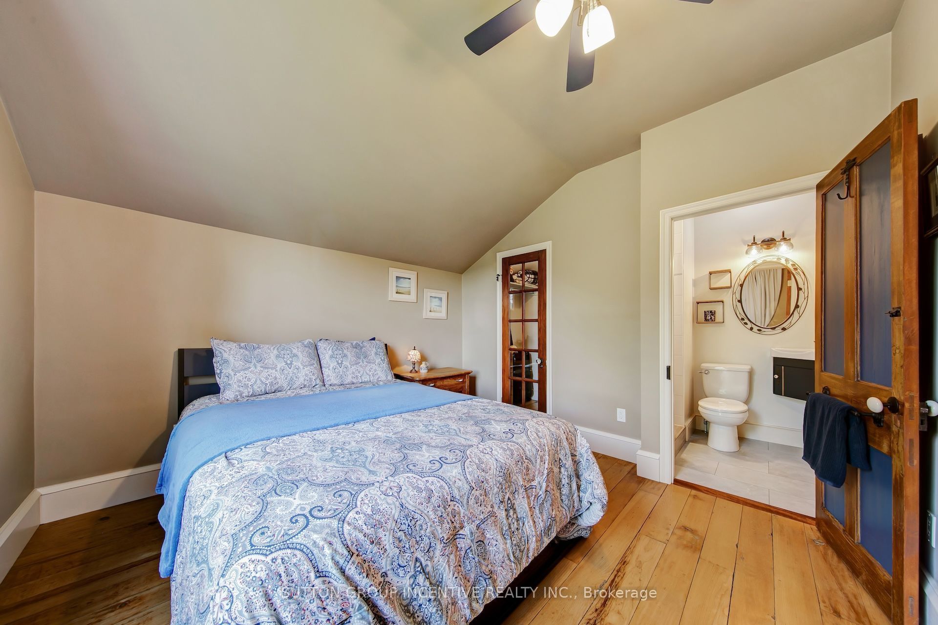 2804 9th Line Property Photo 33