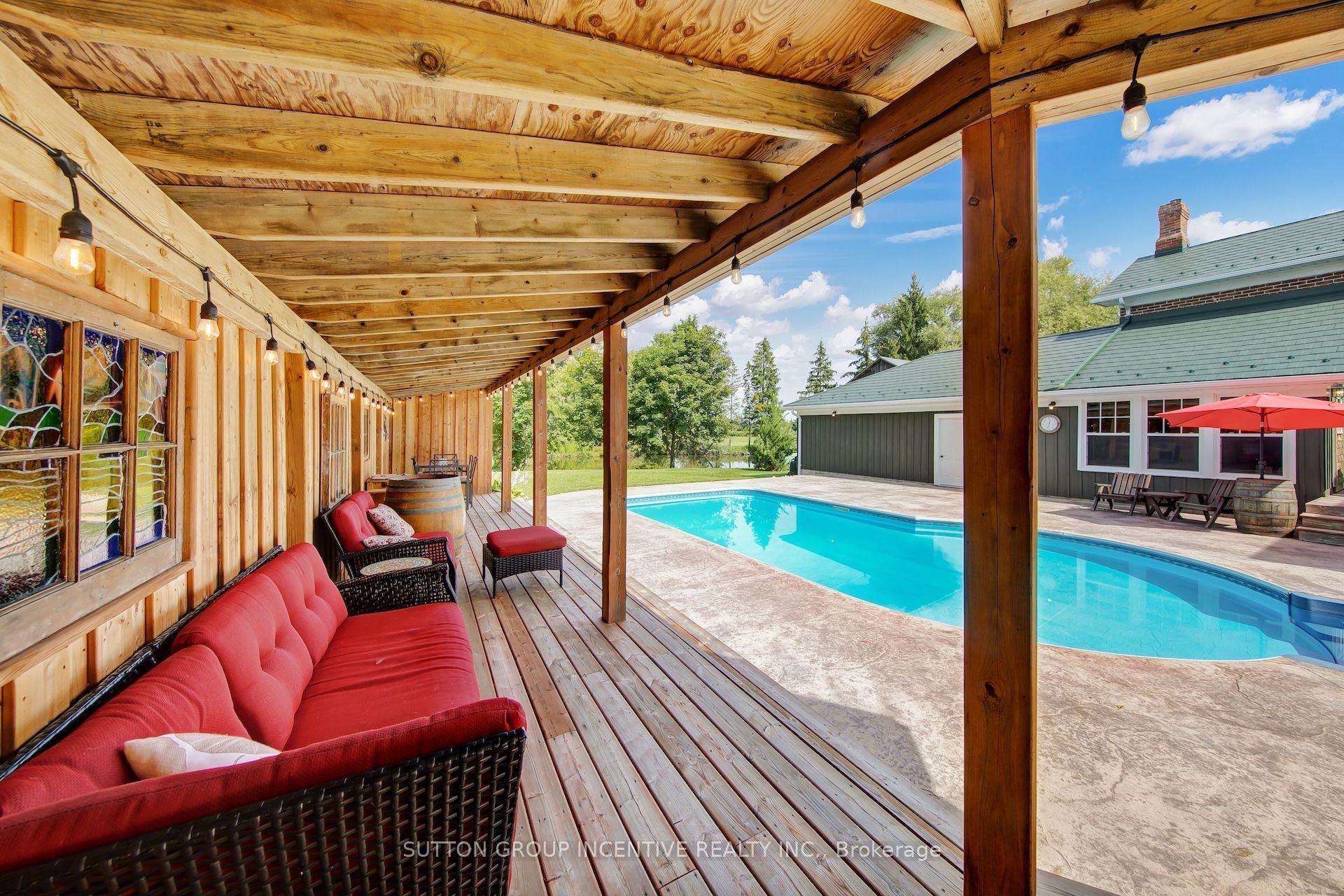2804 9th Line Property Photo 41
