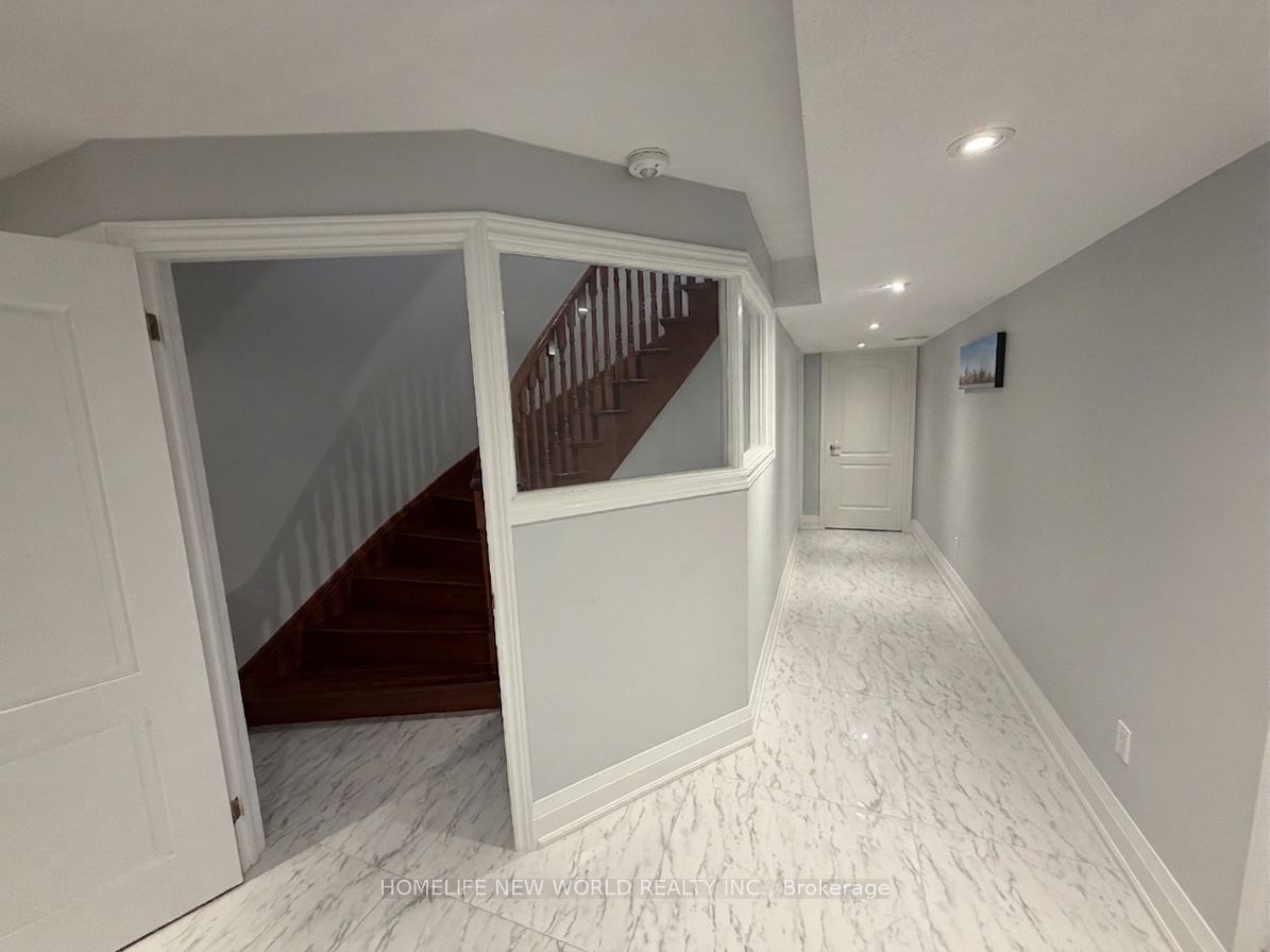 63a Roosevelt Drive (bsmt) Property Photo 2