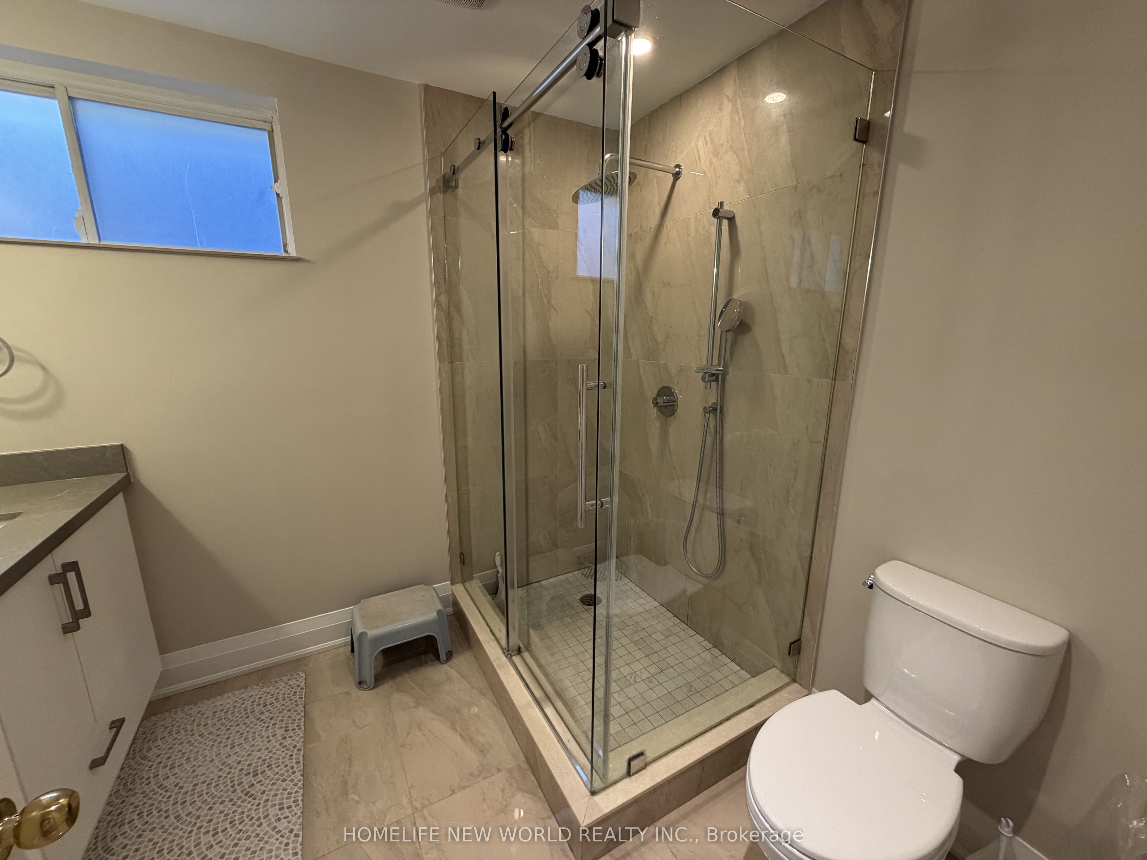 63a Roosevelt Drive (bsmt) Property Photo 8