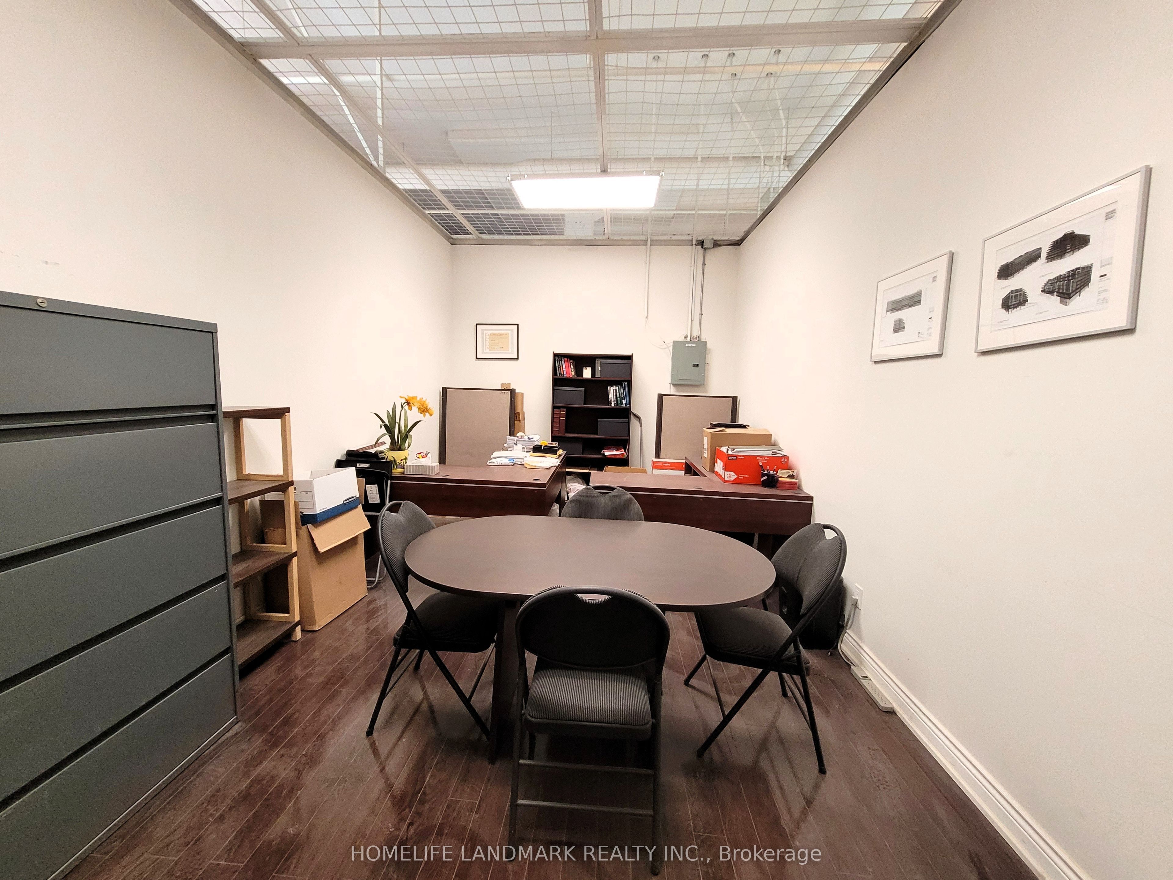 7181 Yonge Street 160 Property Photo 1