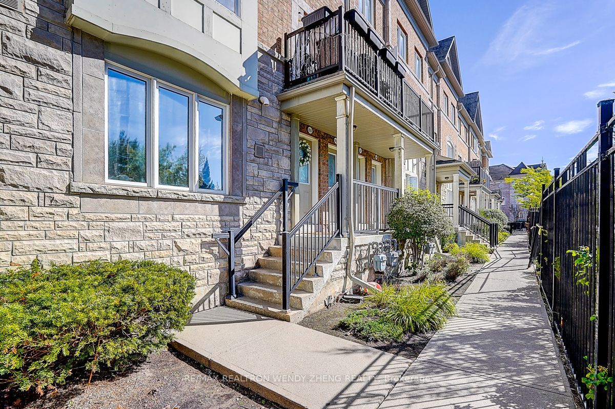 88 Louisbourg Way