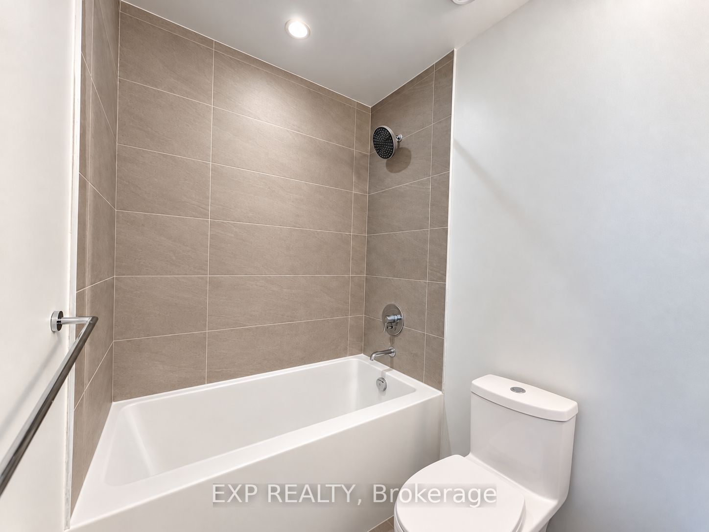 898 Portage Parkway 3208 Property Photo 5