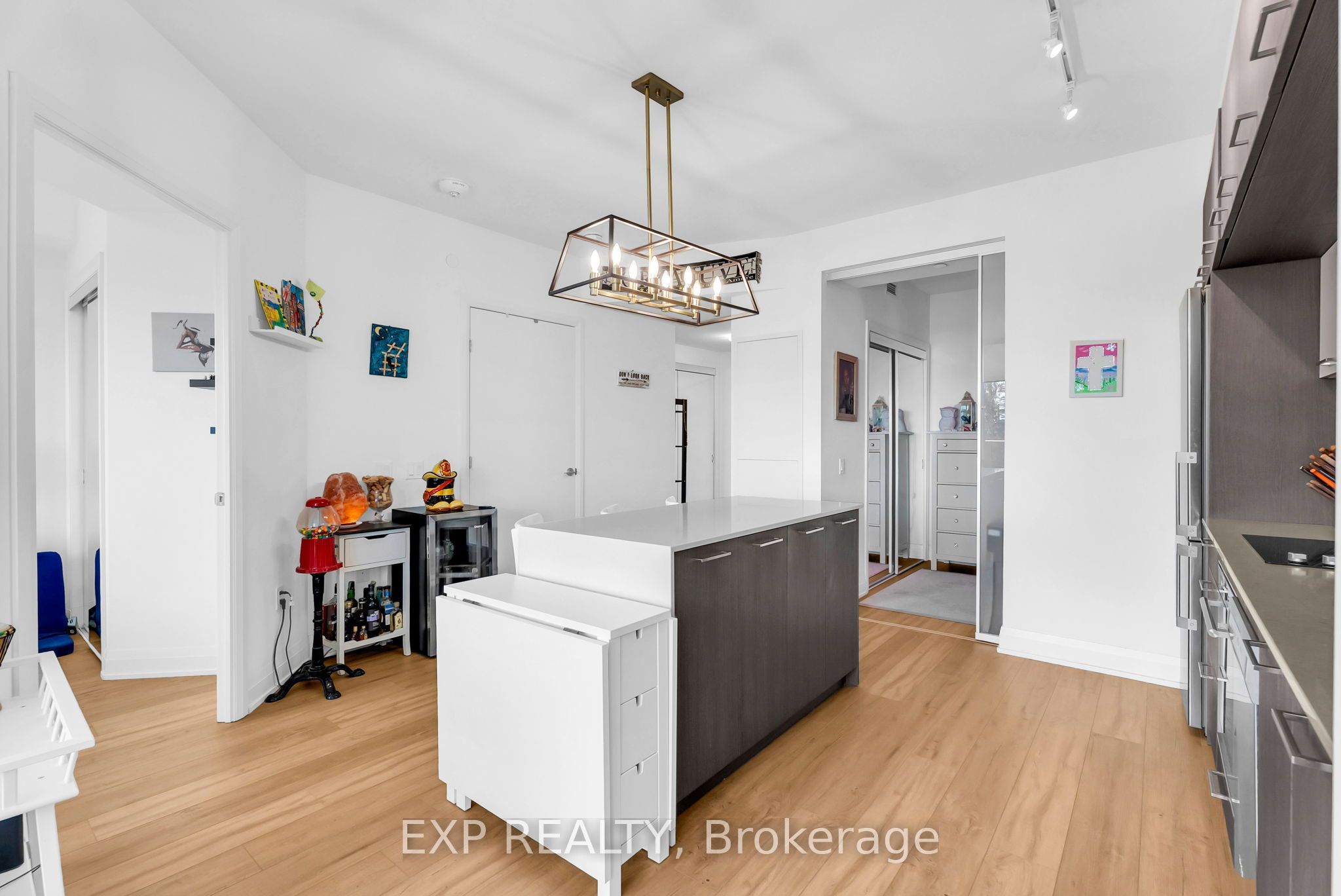 4800 Highway 7 421 Property Photo 16