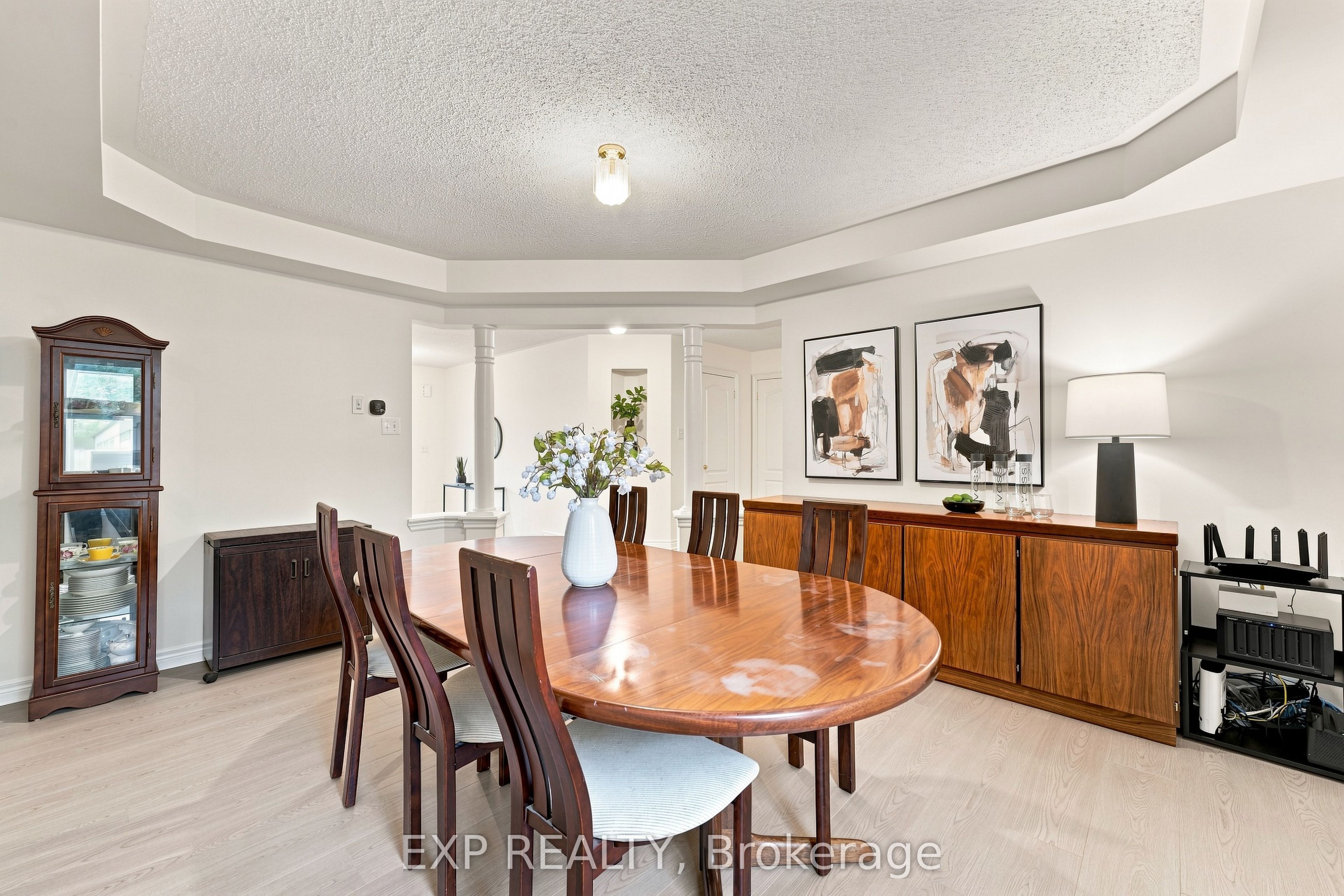 70 Thornlodge Drive Property Photo 6