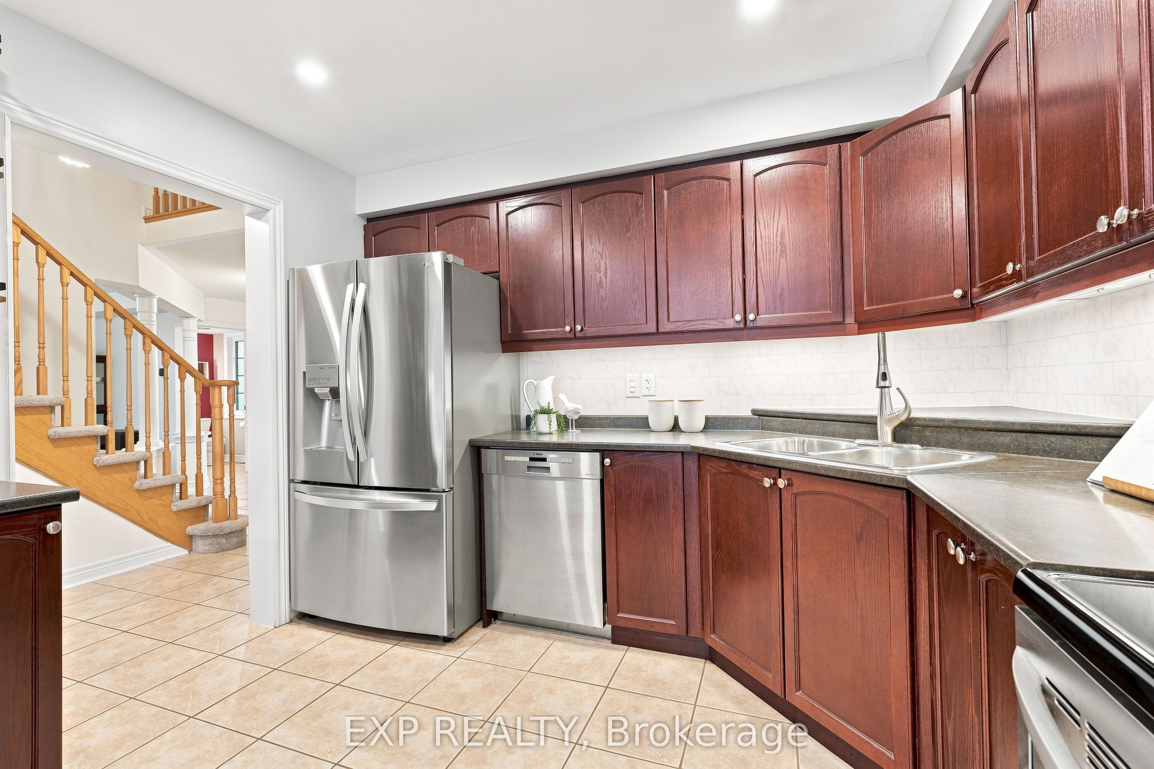 70 Thornlodge Drive Property Photo 14