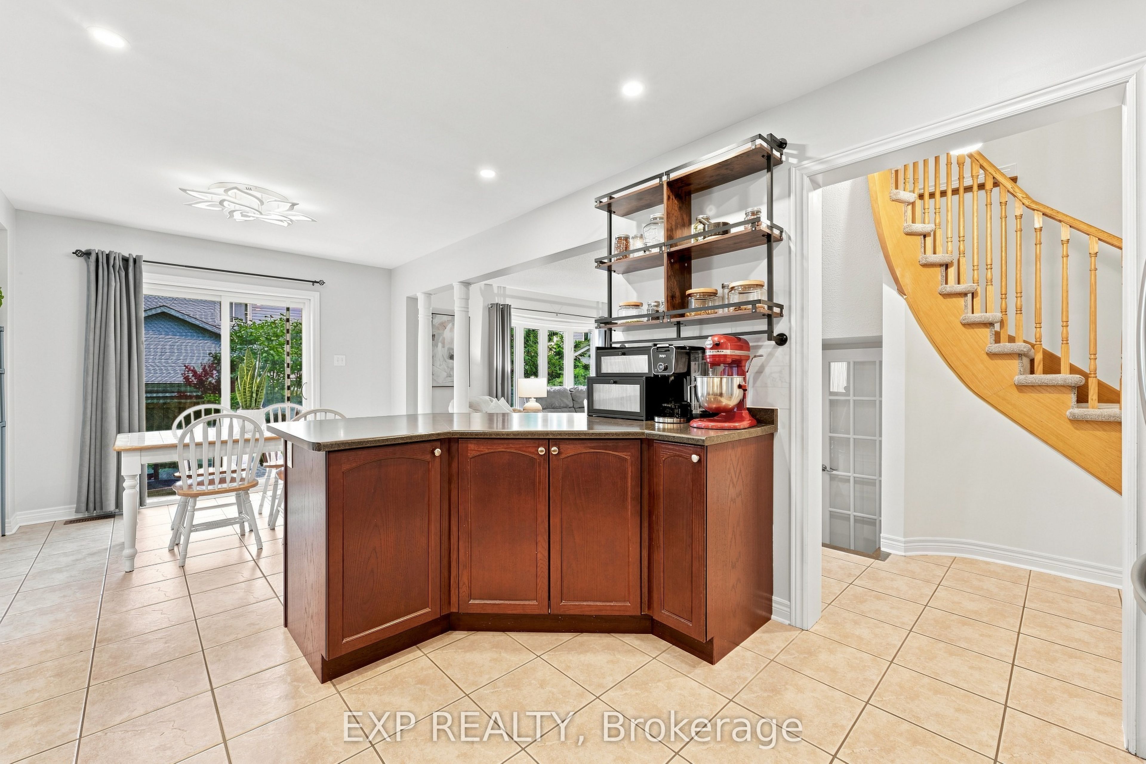 70 Thornlodge Drive Property Photo 15