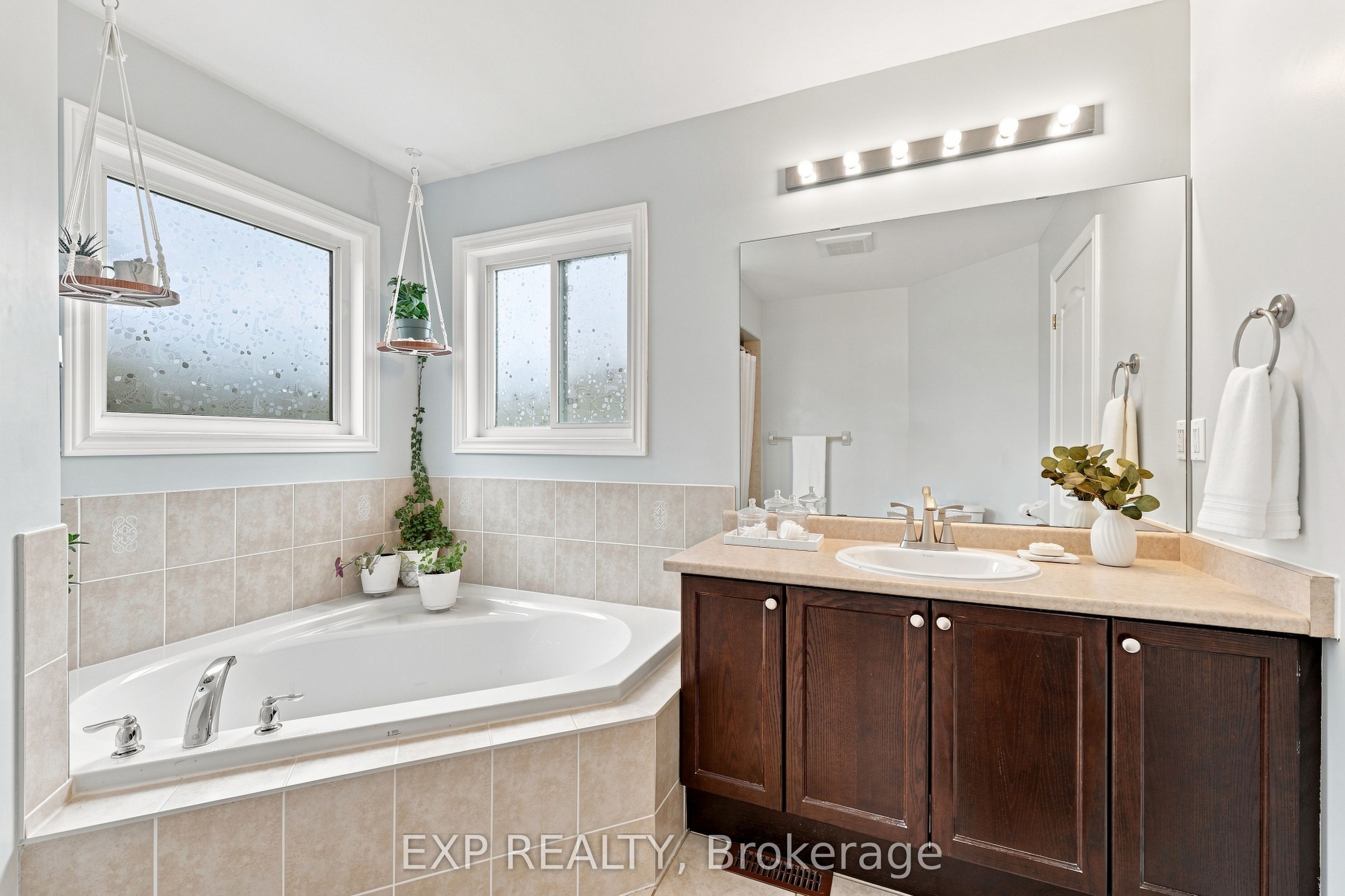 70 Thornlodge Drive Property Photo 20