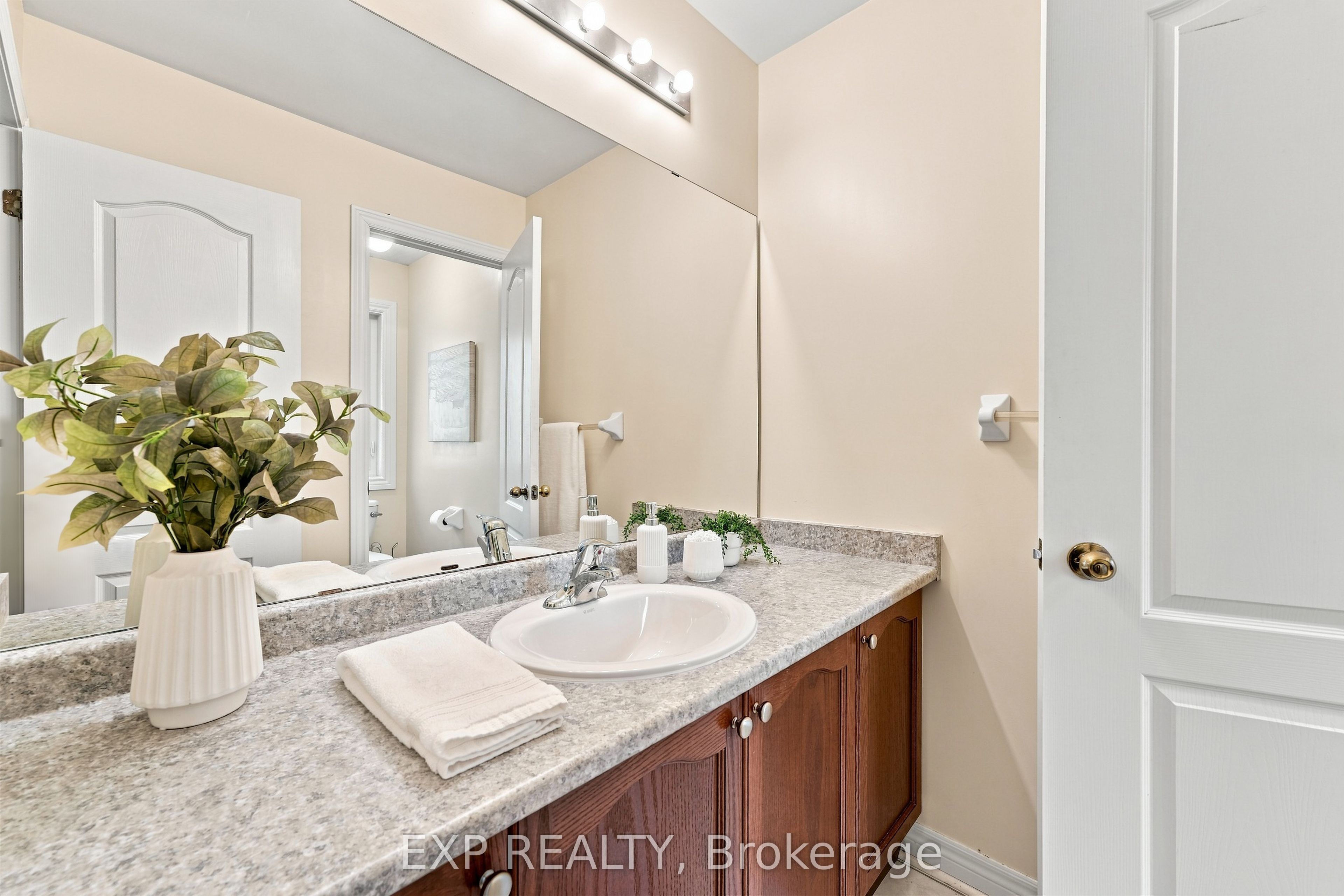 70 Thornlodge Drive Property Photo 30