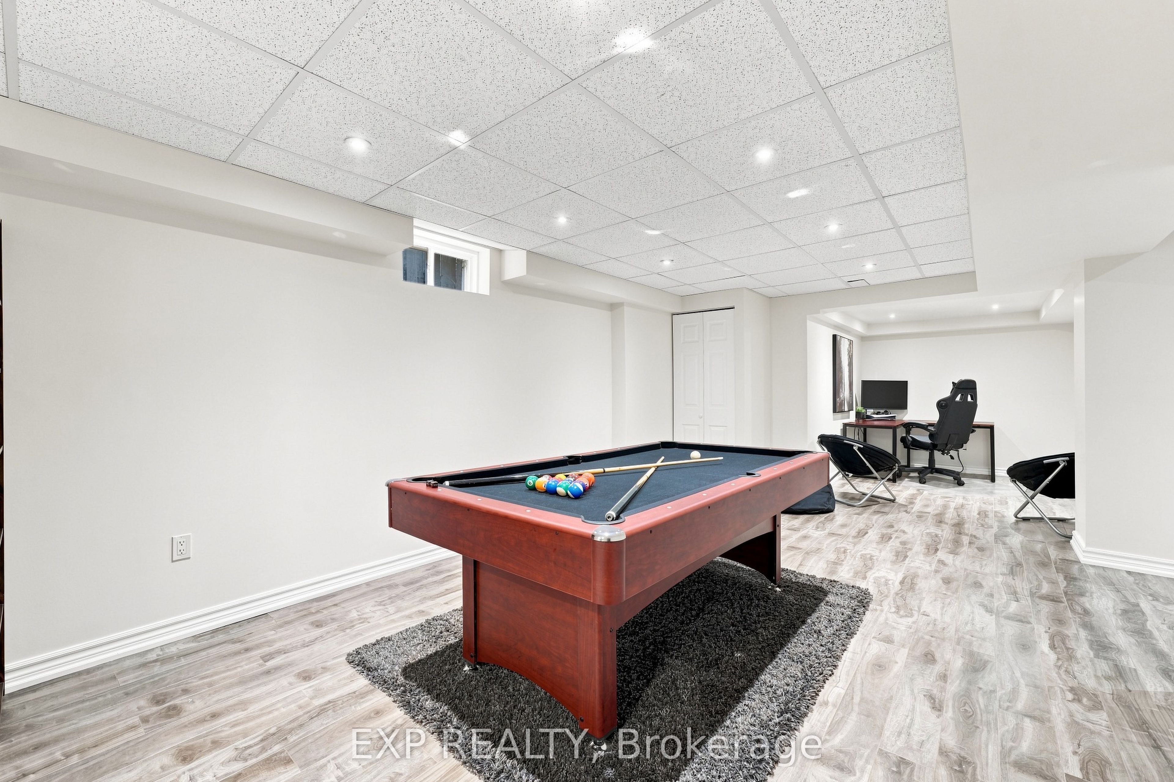 70 Thornlodge Drive Property Photo 34