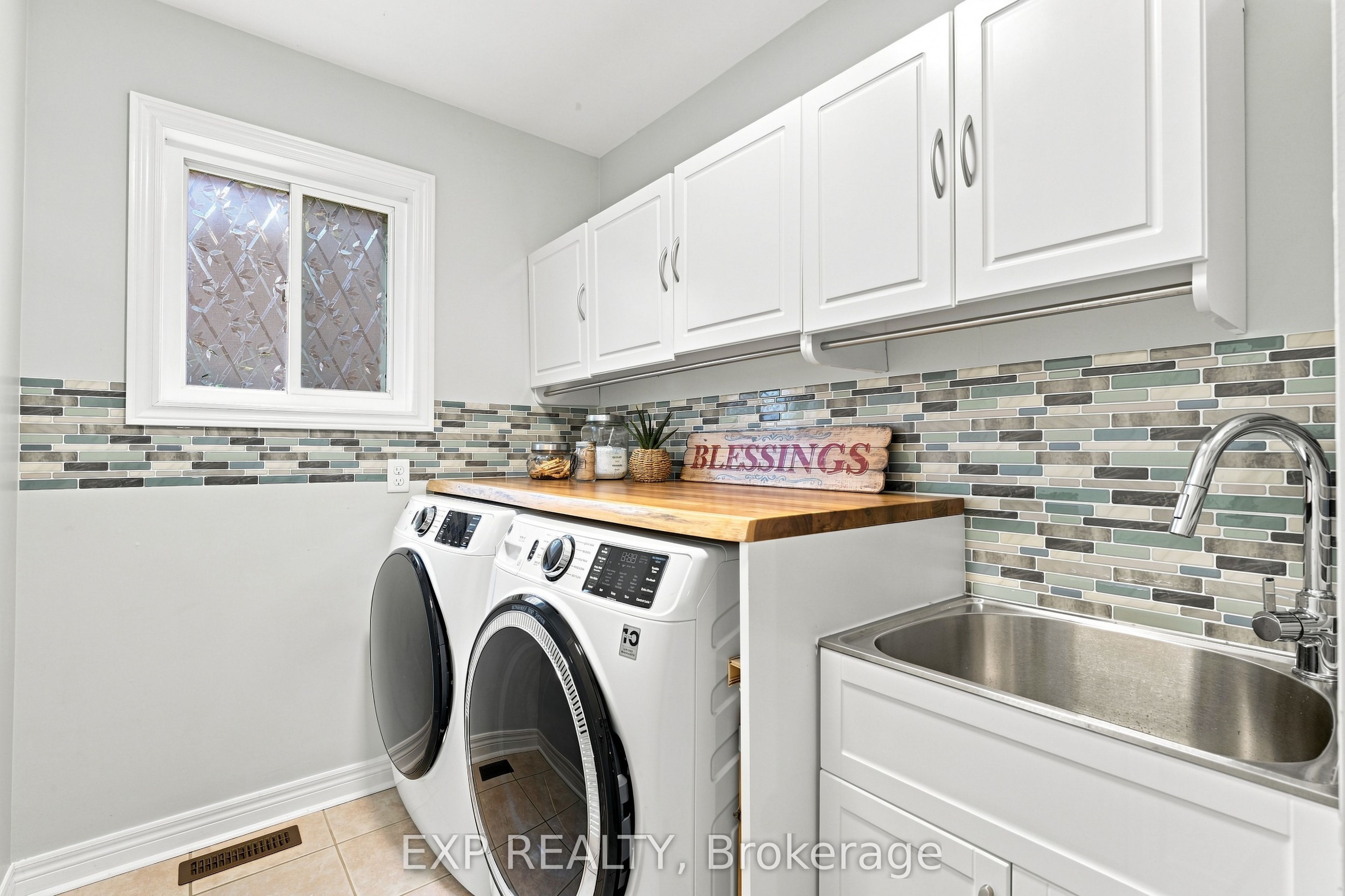 70 Thornlodge Drive Property Photo 38