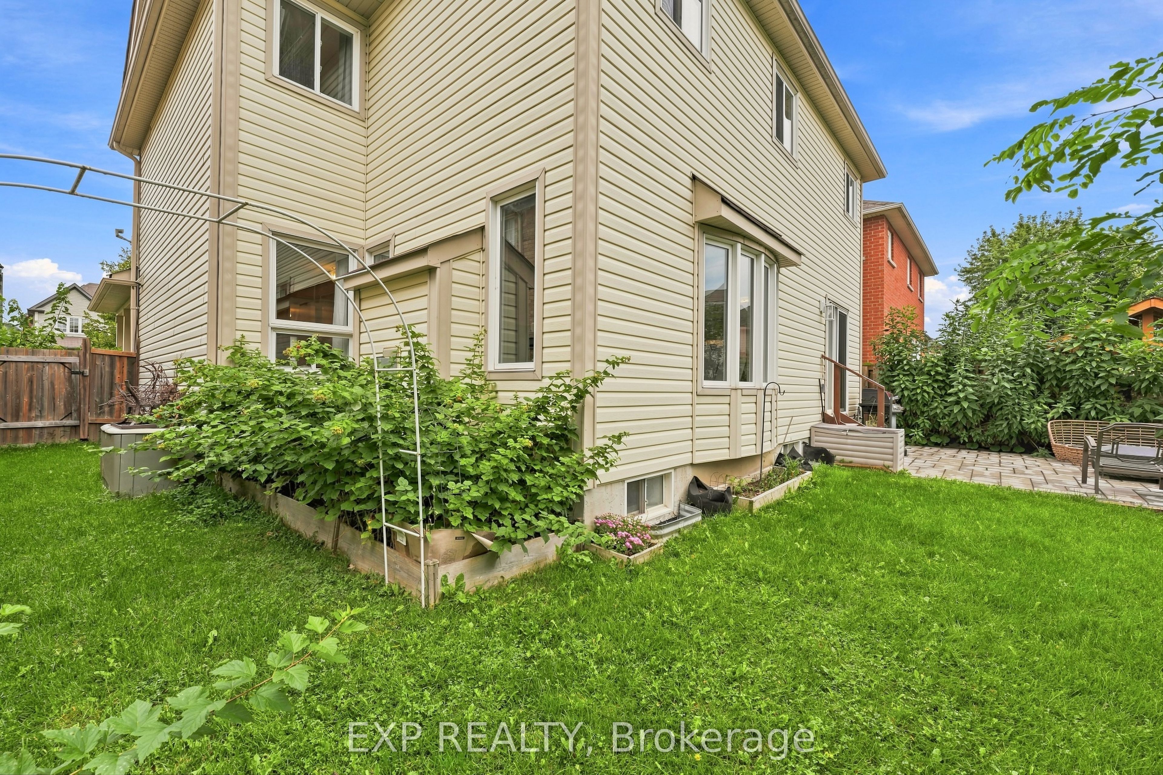 70 Thornlodge Drive Property Photo 40