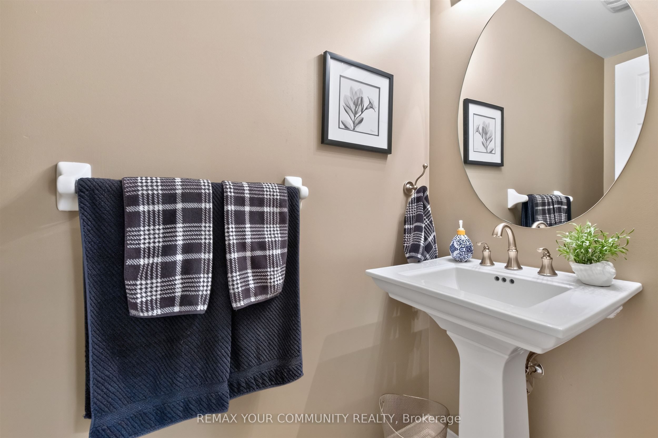 61 Cozens Drive Property Photo 14