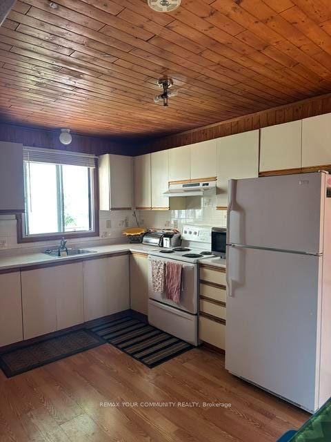 20 E Snake Island E Property Photo 12