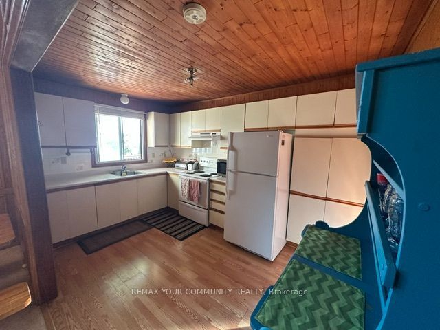 20 E Snake Island E Property Photo 14