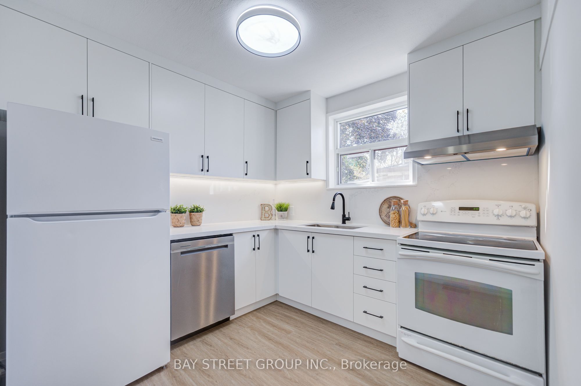 241 Taylor Mills Drive N Property Photo 14