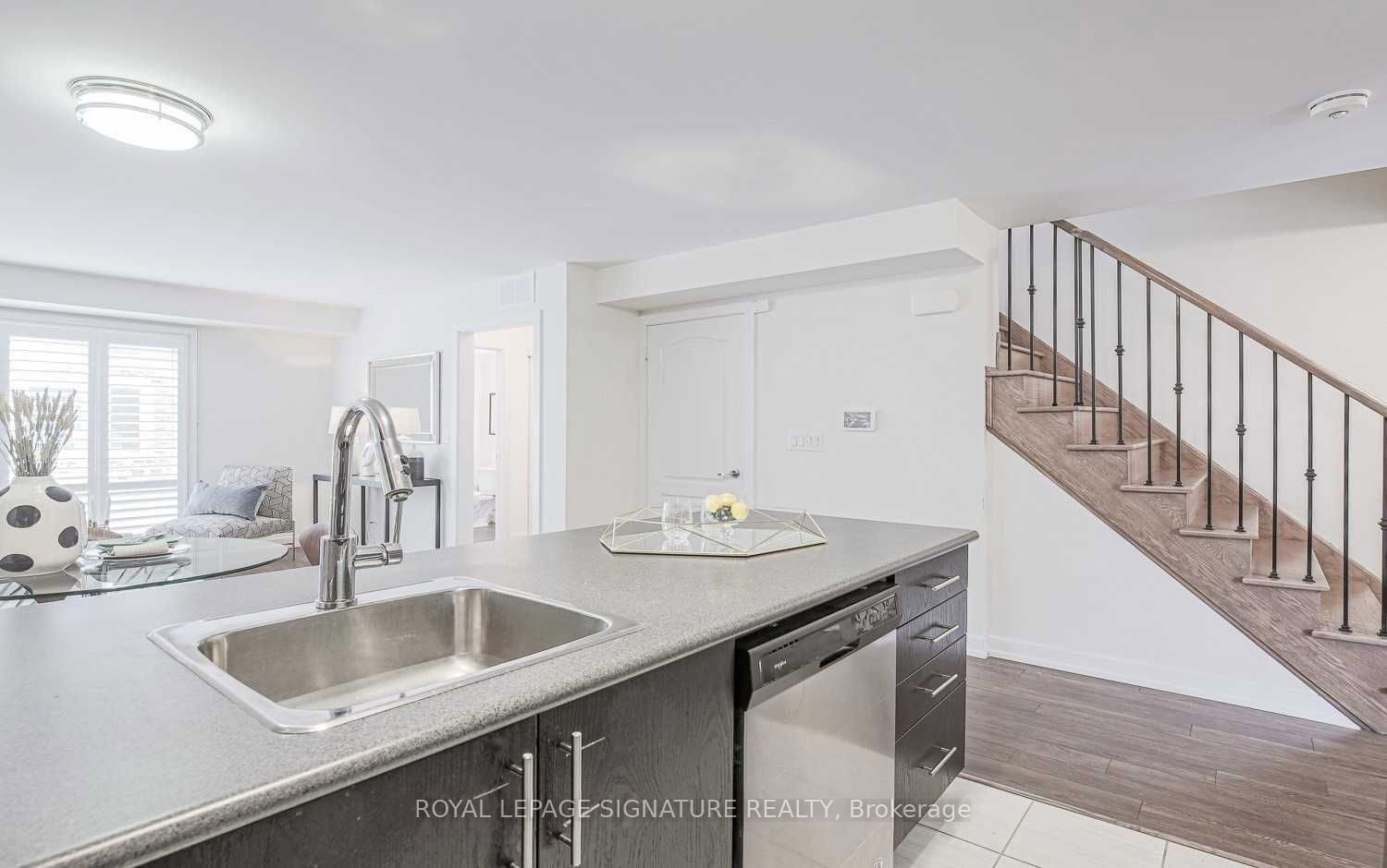 65 Lindcrest Manor 1110 Property Photo 17