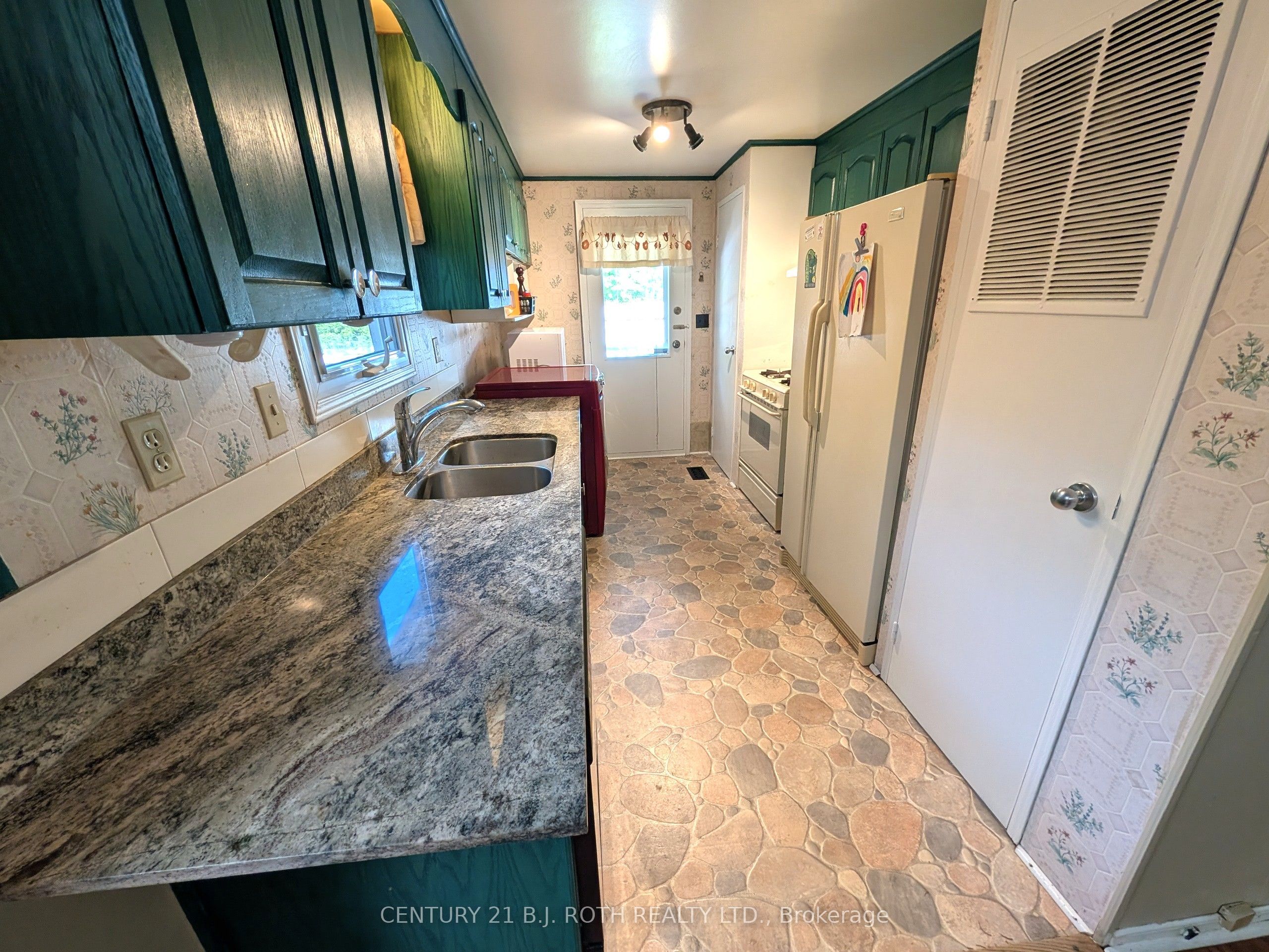66 Linden Lane Property Photo 14