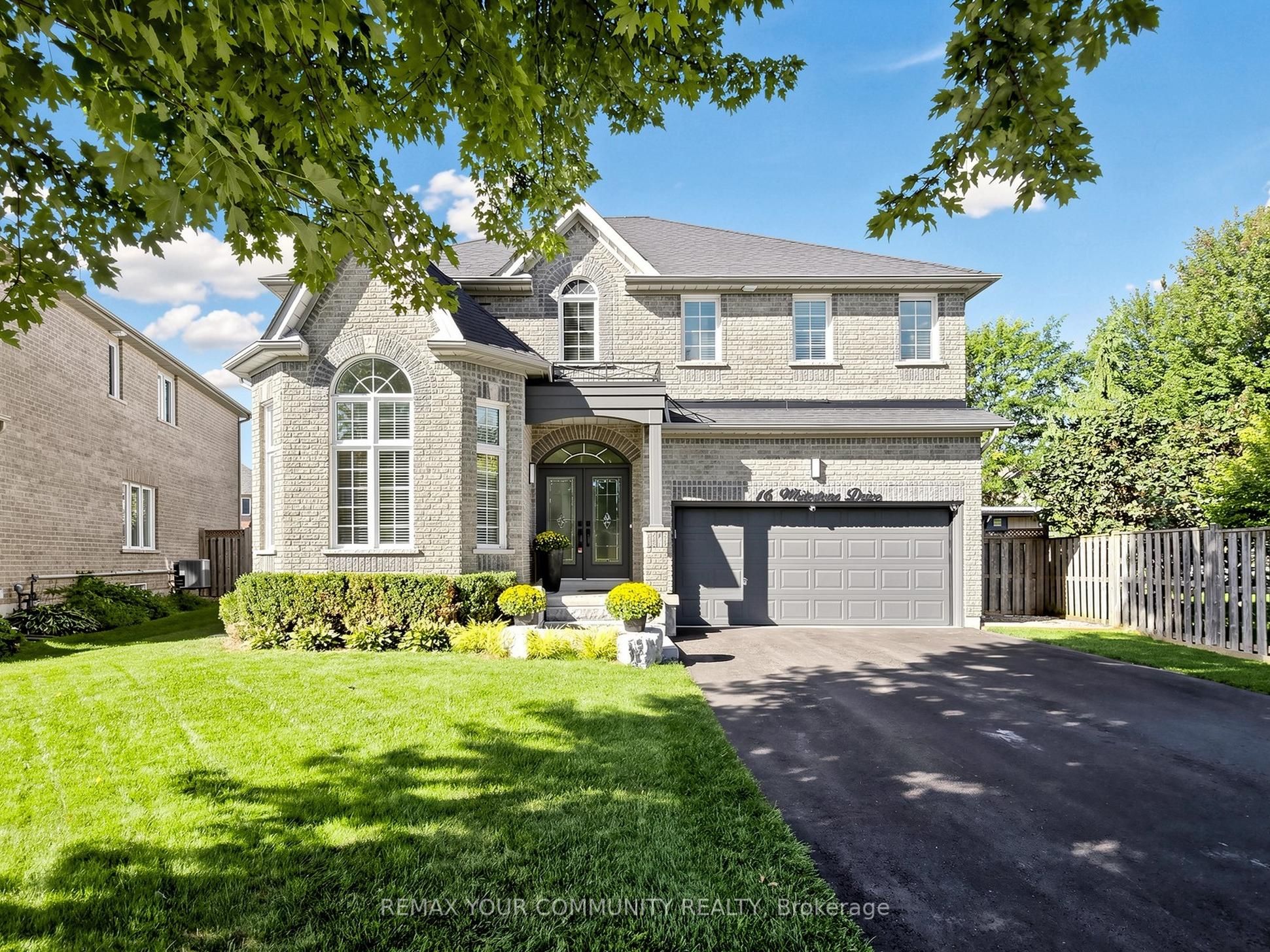 16 Whitestone Drive