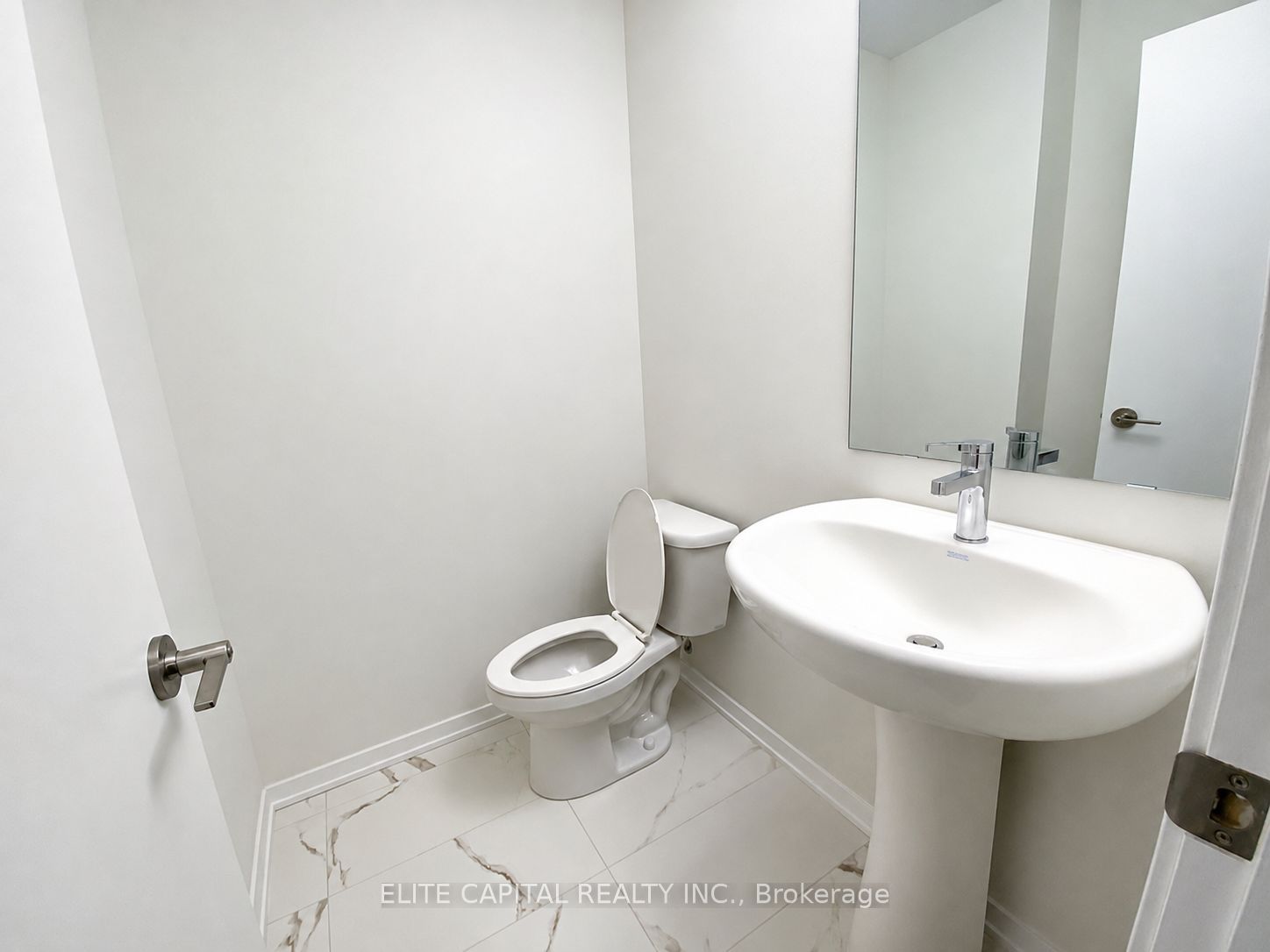100 Honeycrisp Crescent Th 351 Property Photo 6