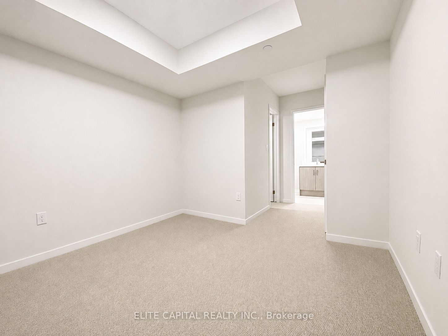 100 Honeycrisp Crescent Th 351 Property Photo 8