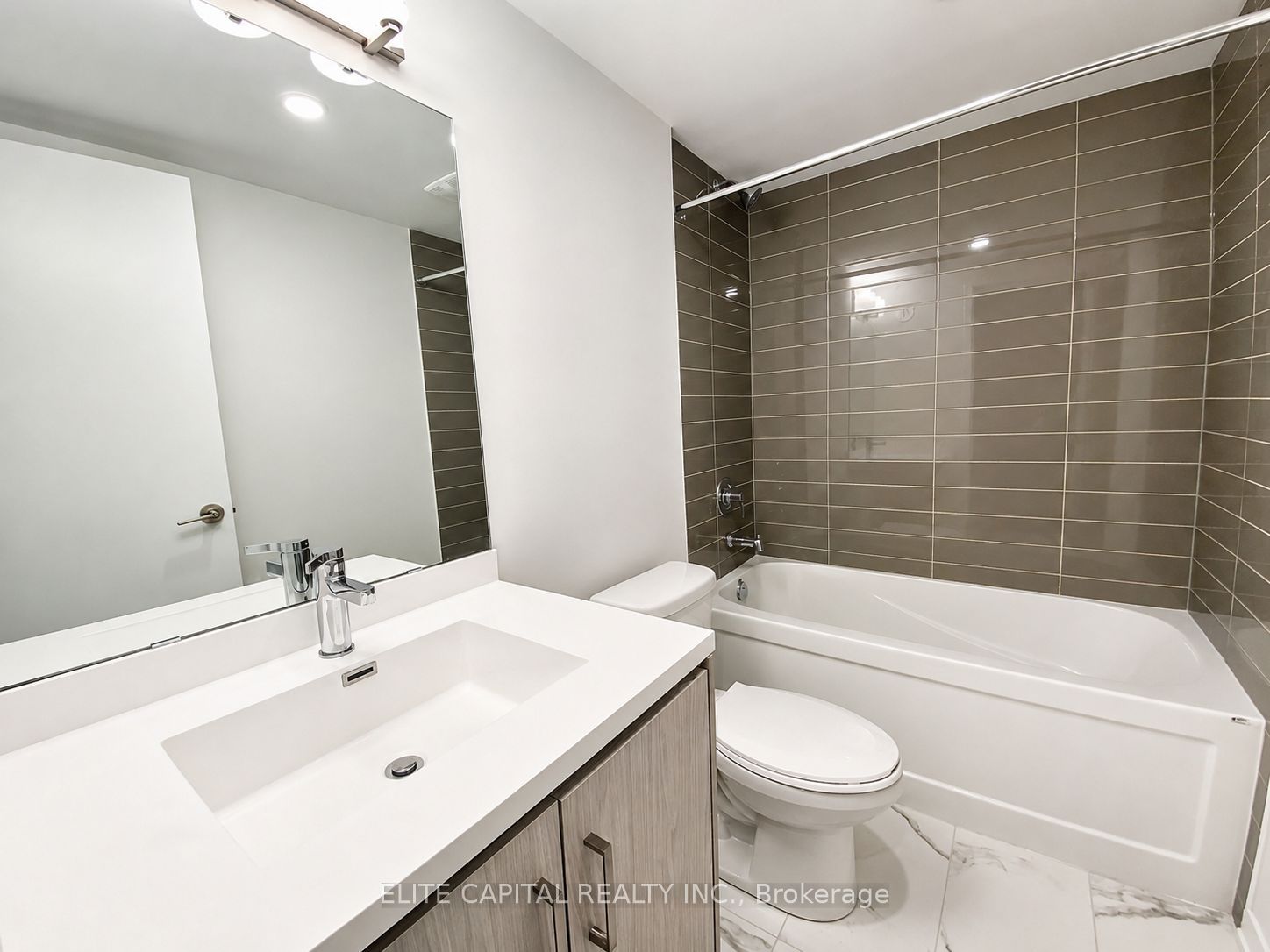 100 Honeycrisp Crescent Th 351 Property Photo 12