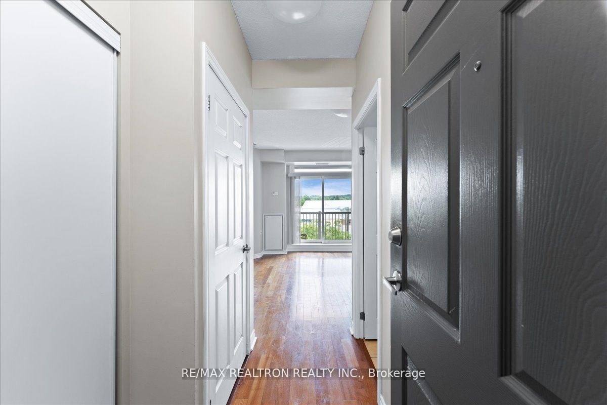 15450 Yonge Street 304 Property Photo 2