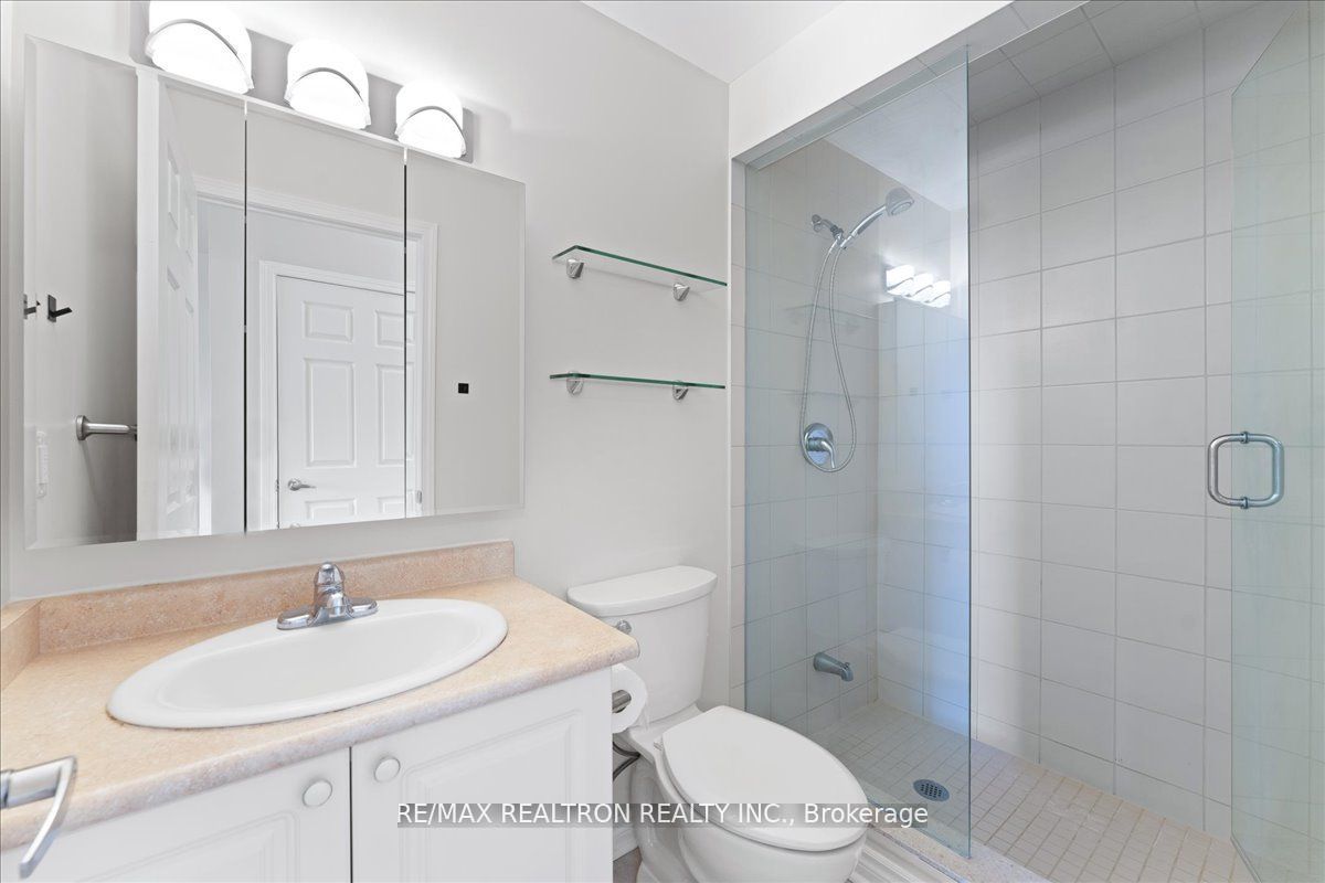 15450 Yonge Street 304 Property Photo 4