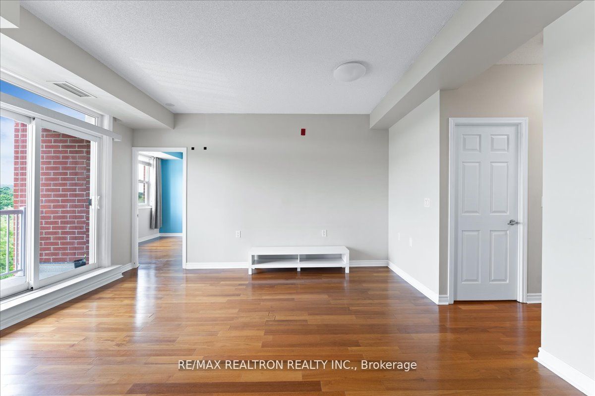 15450 Yonge Street 304 Property Photo 9
