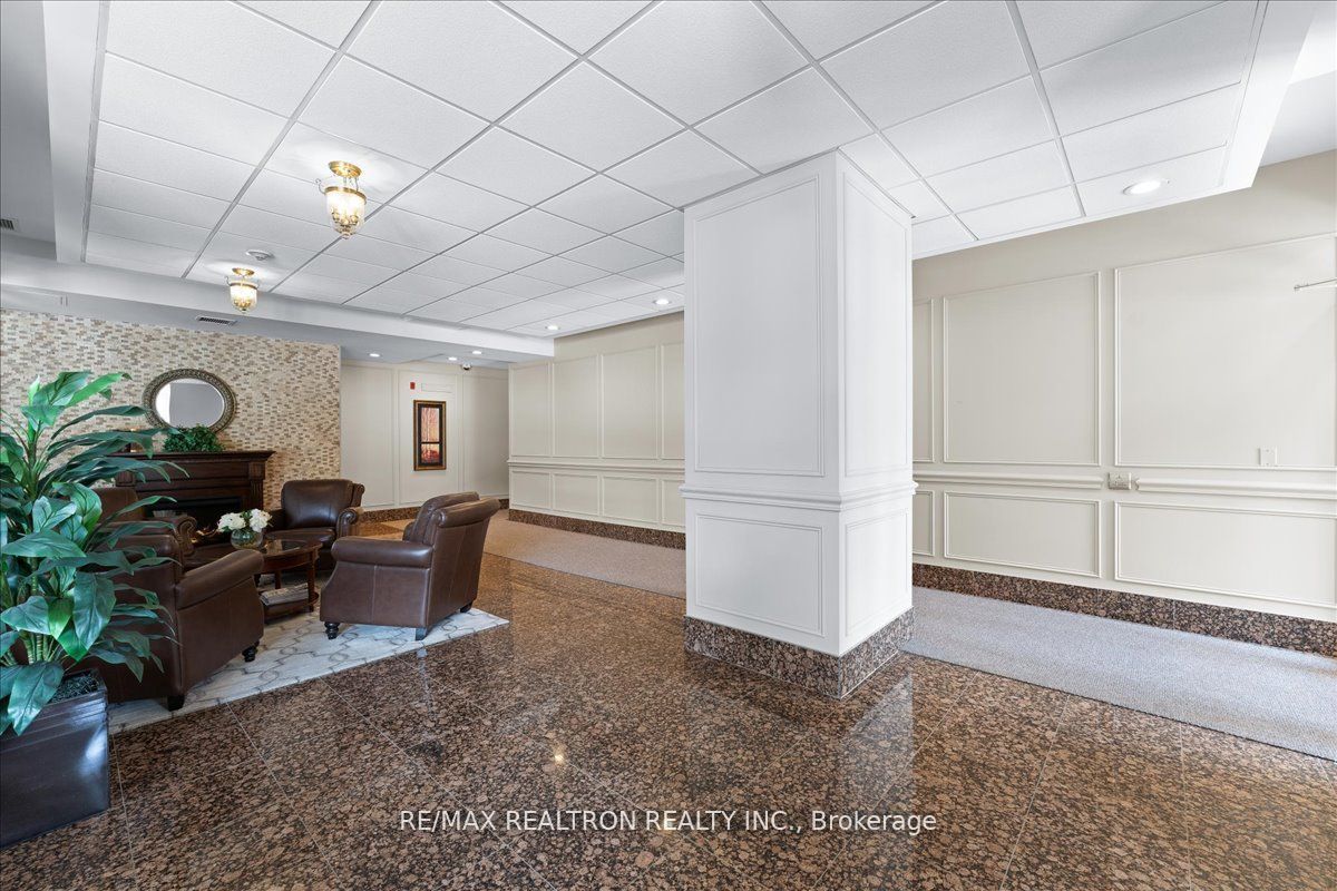 15450 Yonge Street 304 Property Photo 18