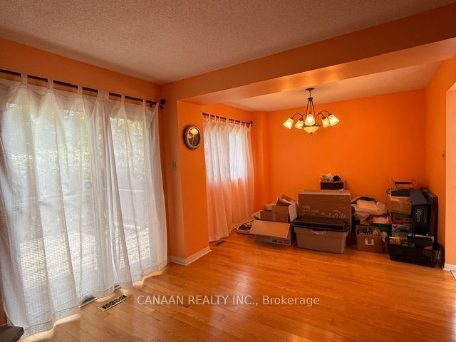 79 Graham Crescent Property Photo 5
