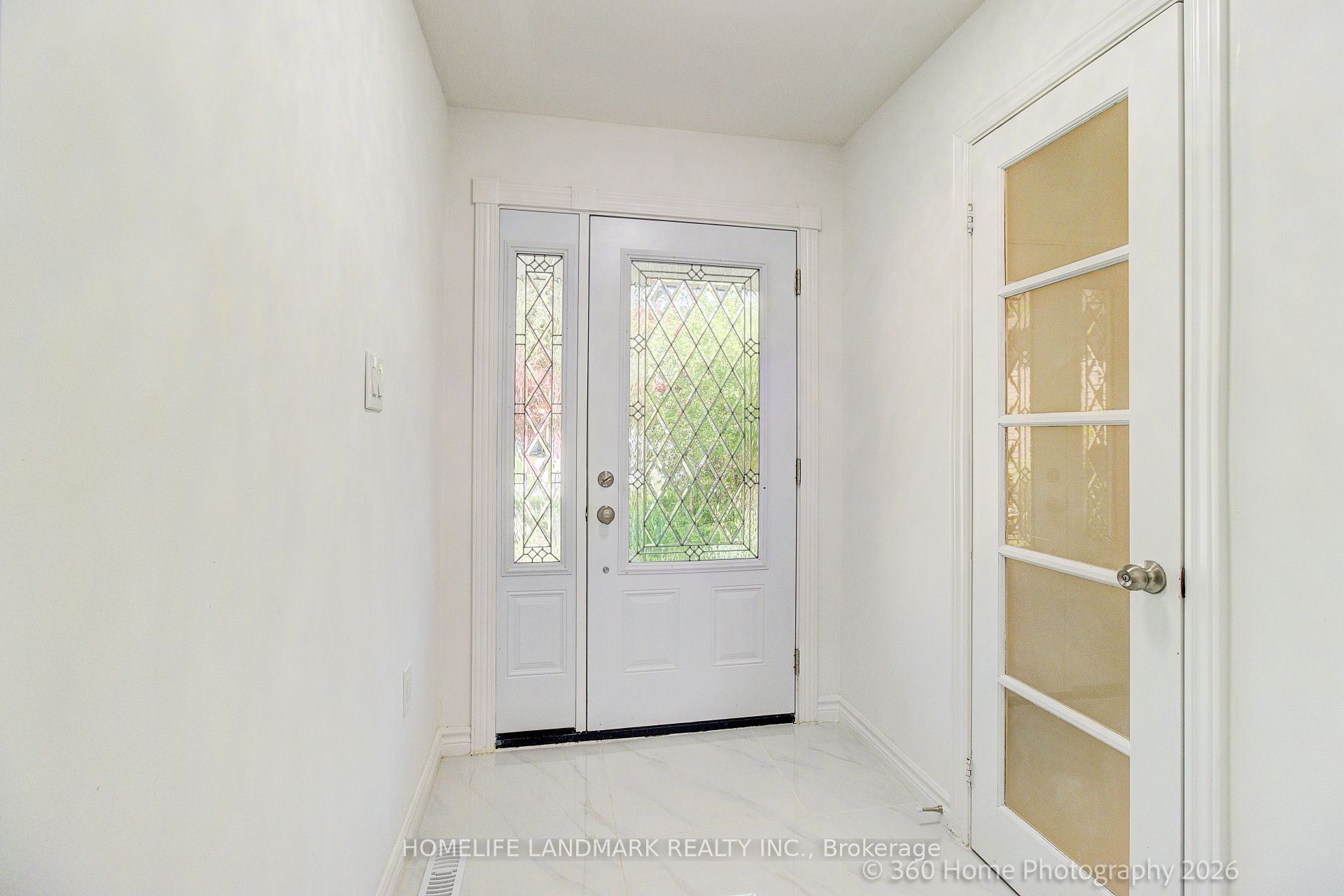 33 Kitsilano Crescent Property Photo 4