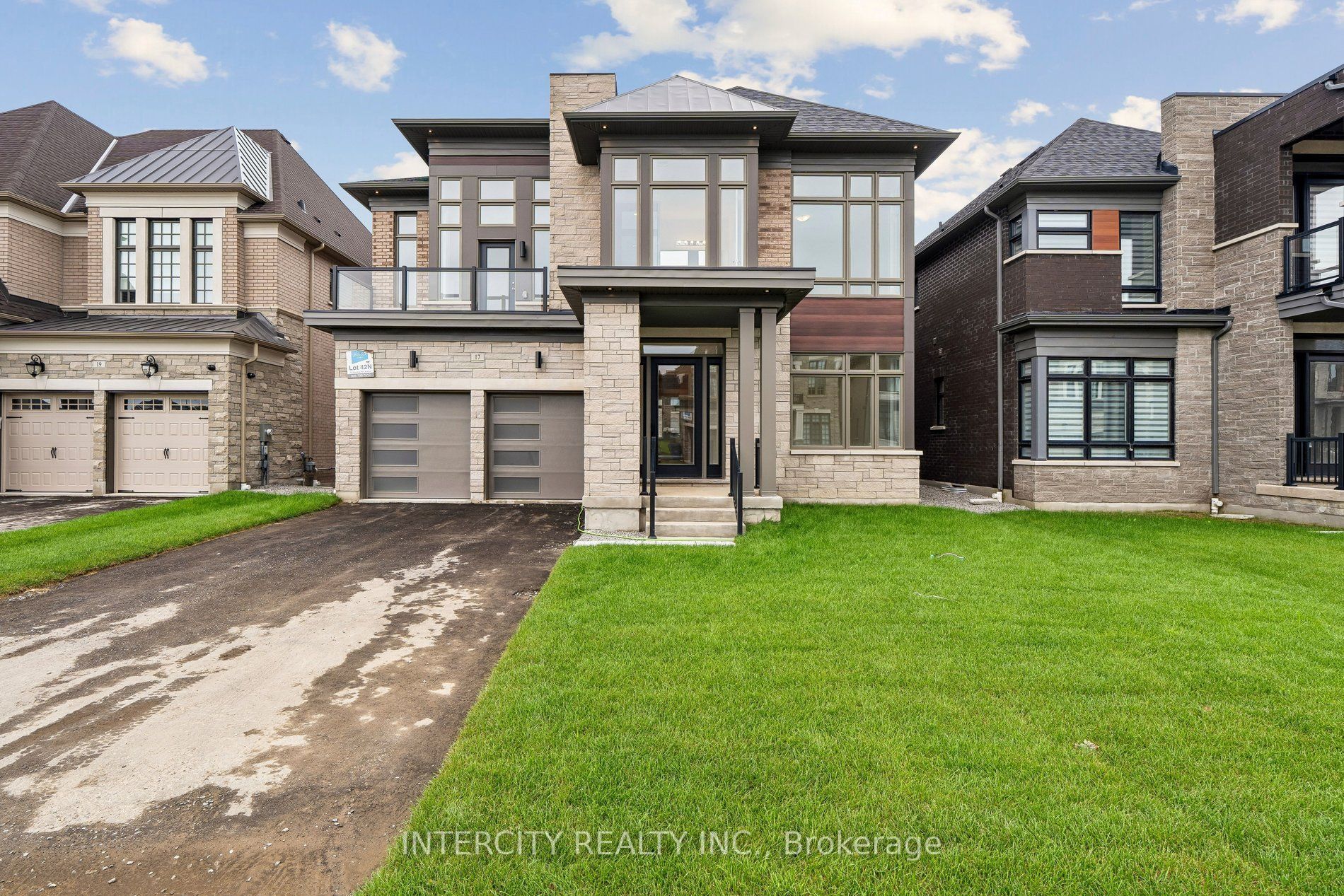 17 Garriock Hall Avenue Property Photo 2