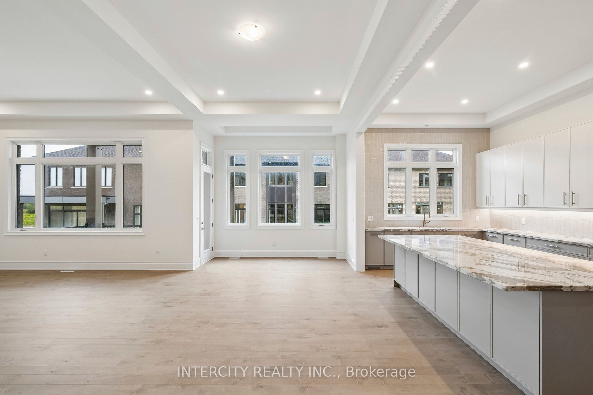 17 Garriock Hall Avenue Property Photo 10
