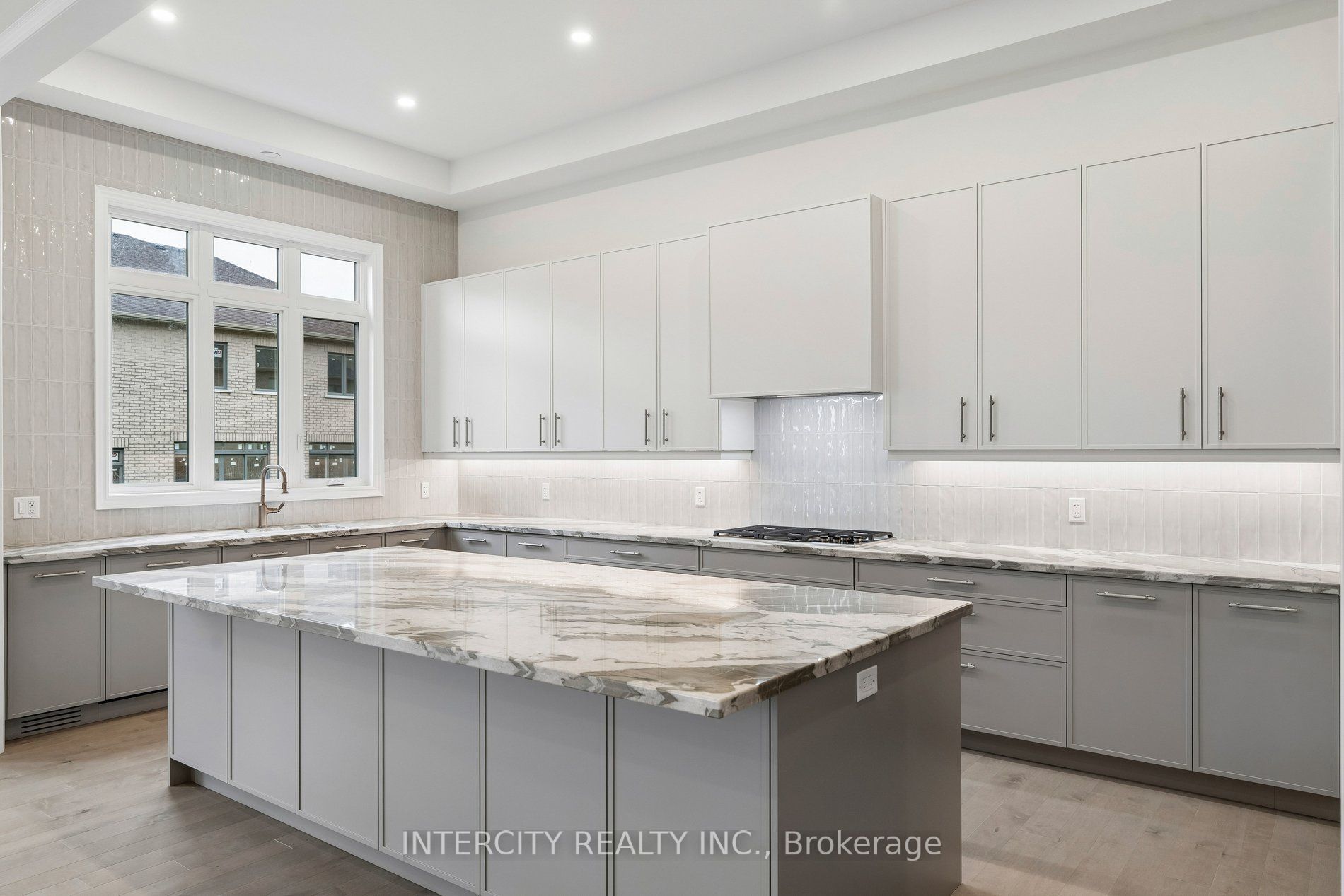 17 Garriock Hall Avenue Property Photo 13