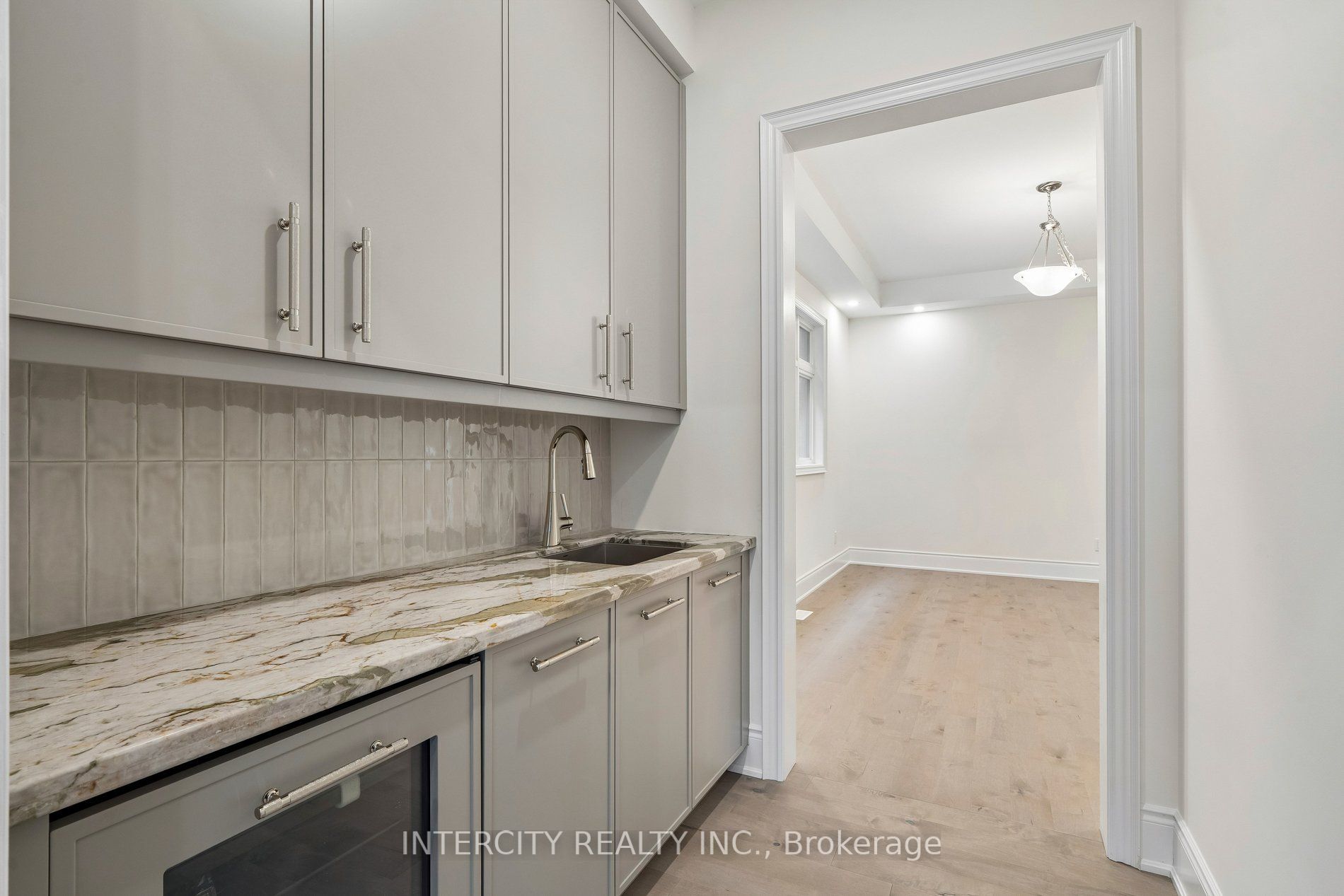 17 Garriock Hall Avenue Property Photo 21