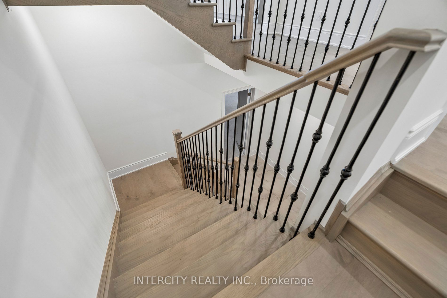 17 Garriock Hall Avenue Property Photo 22