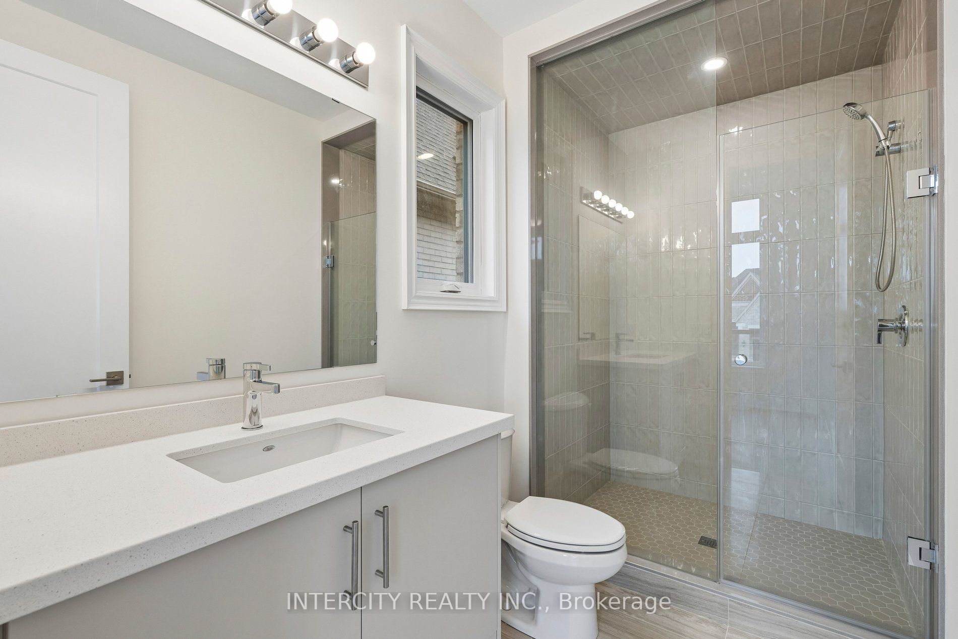 17 Garriock Hall Avenue Property Photo 26