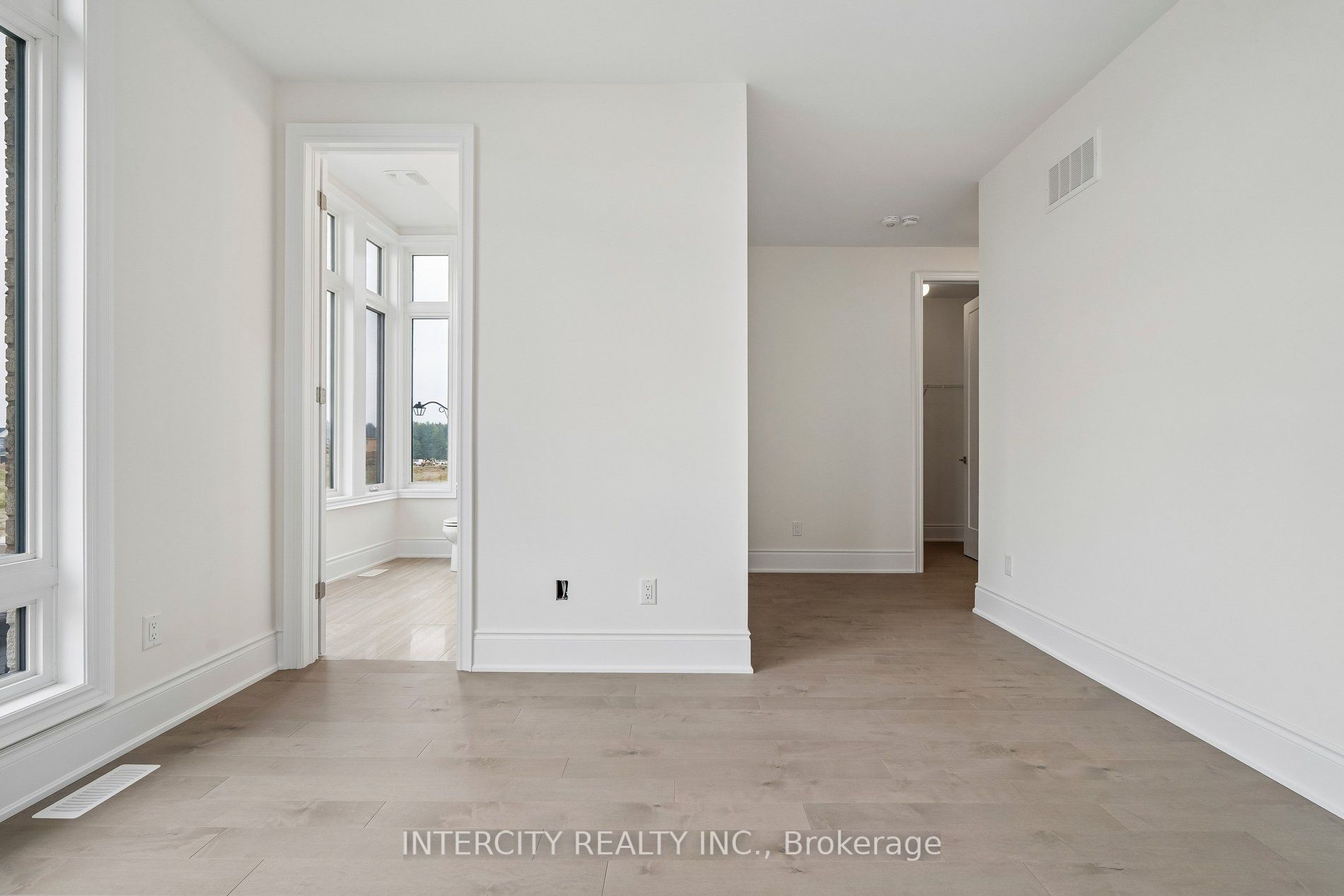 17 Garriock Hall Avenue Property Photo 29