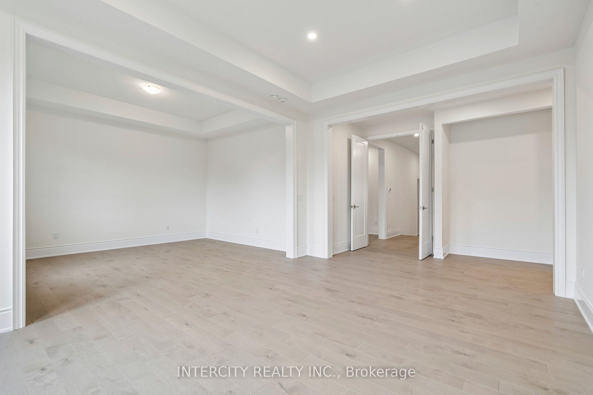 17 Garriock Hall Avenue Property Photo 32